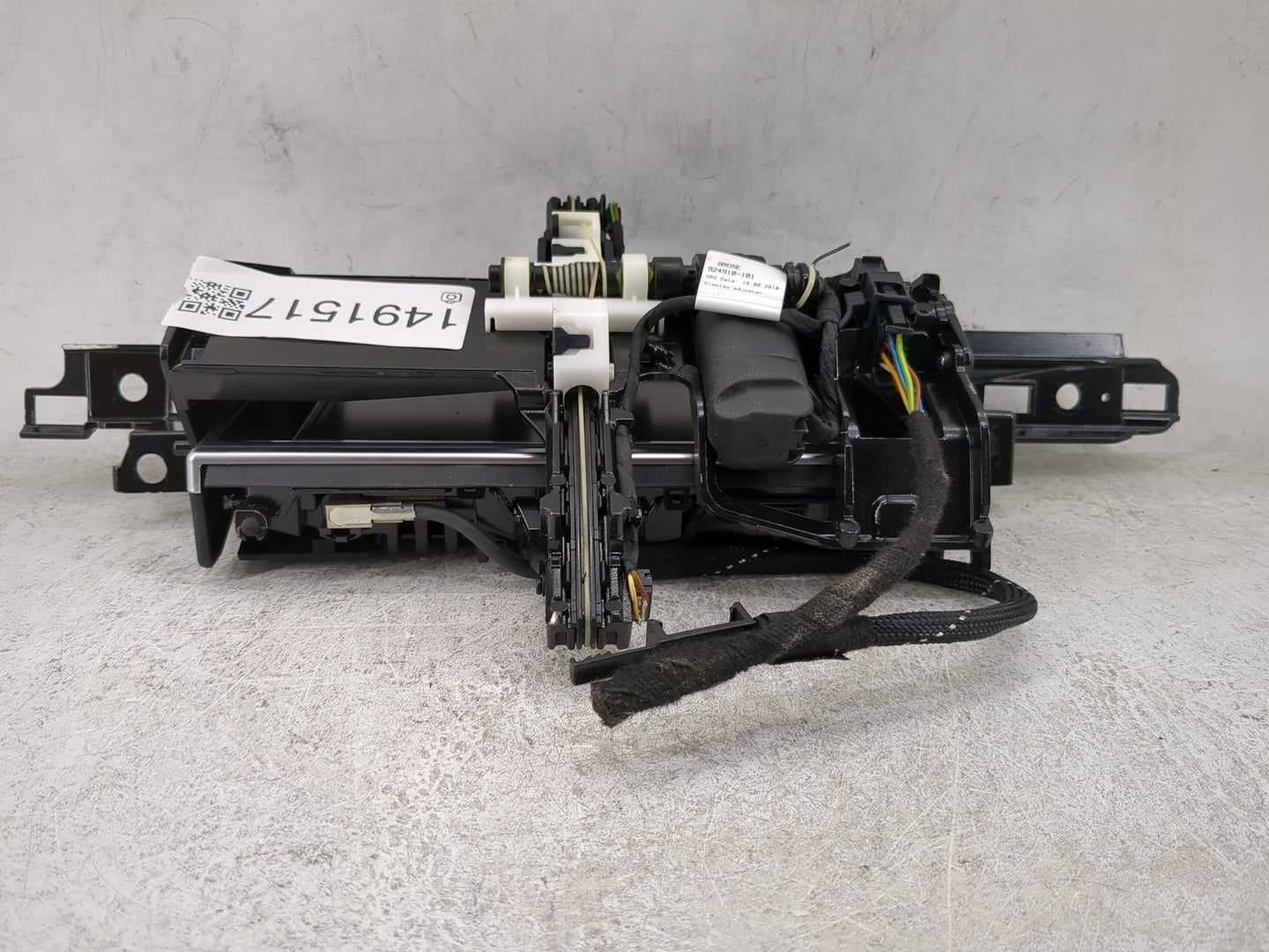 2015 Audi A7 Information Display Screen - Oemusedautoparts1.com