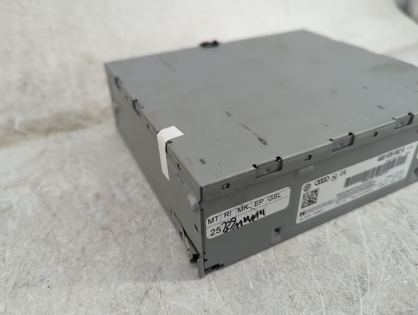 2011-2018 Audi A8 Radio AM FM Cd Player Receiver Replacement P/N:4GD035082G 4GD035082 Fits OEM Used Auto Parts - Oemusedauto
