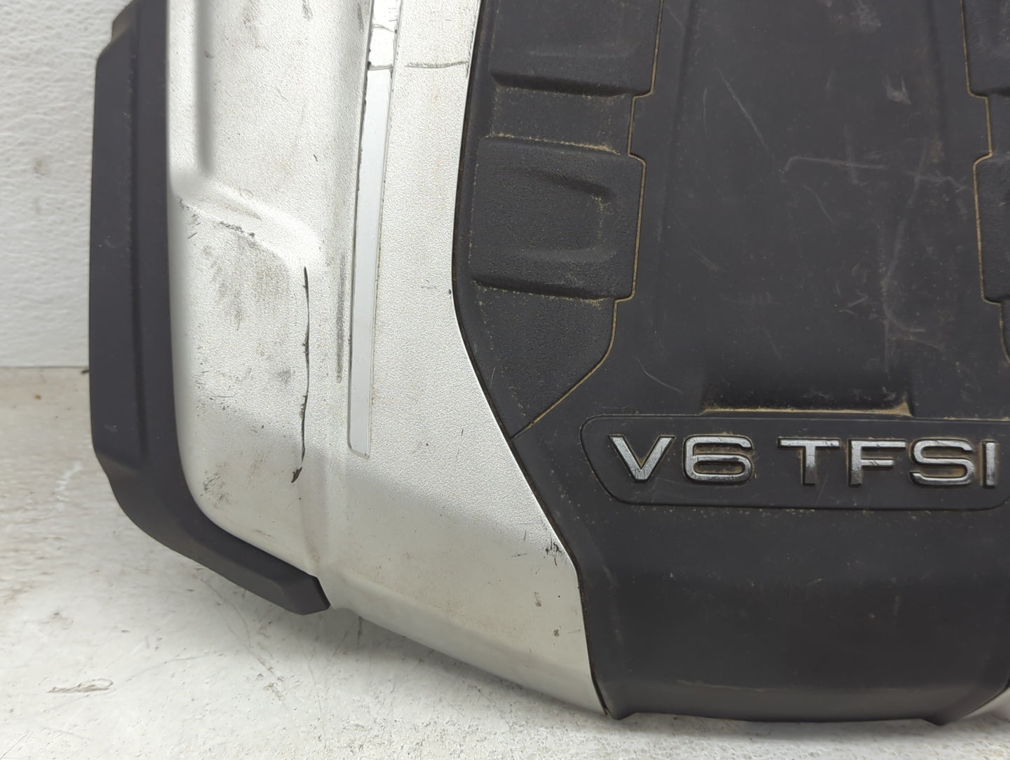 2015 Audi A8 Engine Cover - Oemusedautoparts1.com