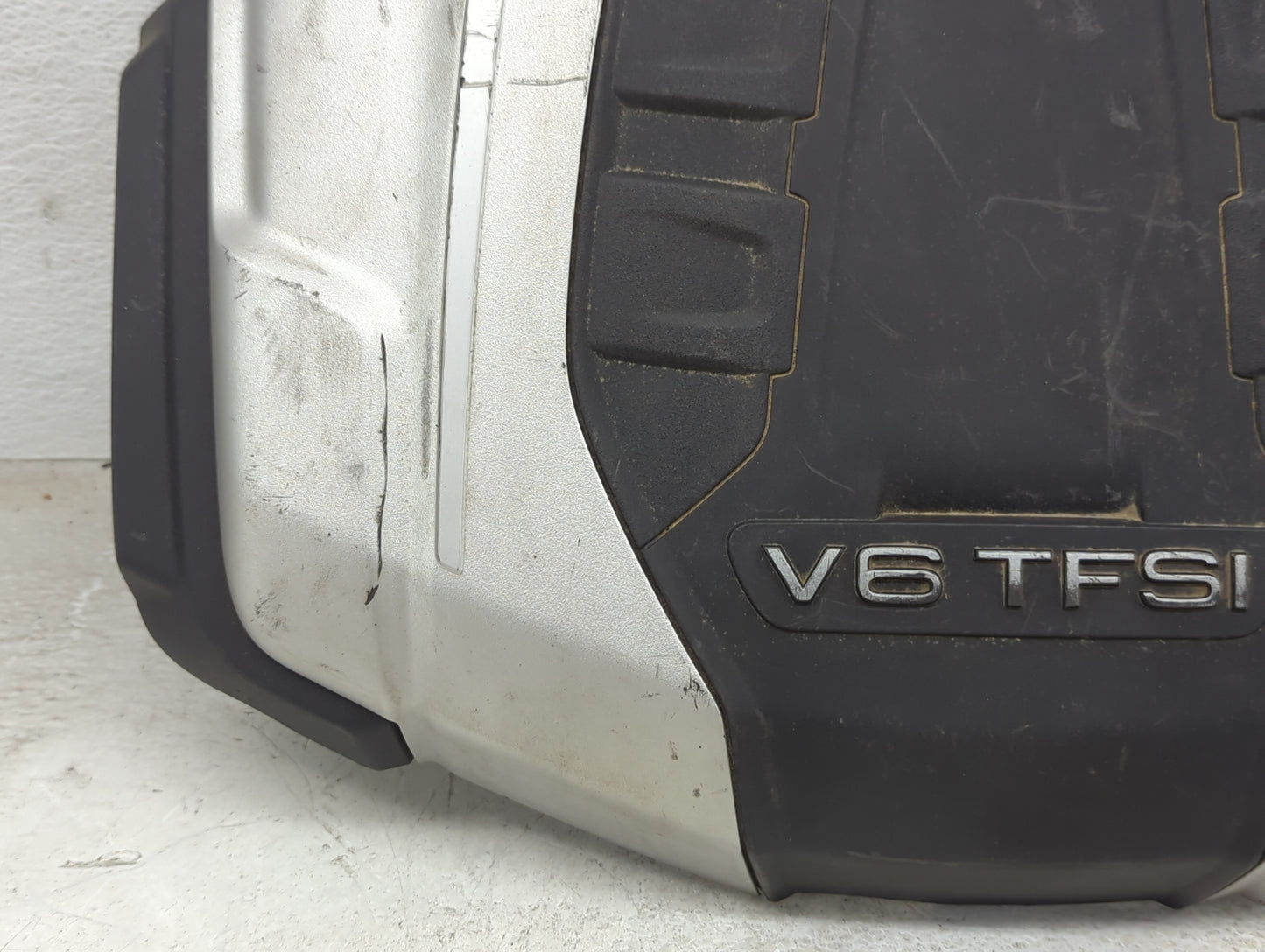 2015 Audi A8 Engine Cover - Oemusedautoparts1.com