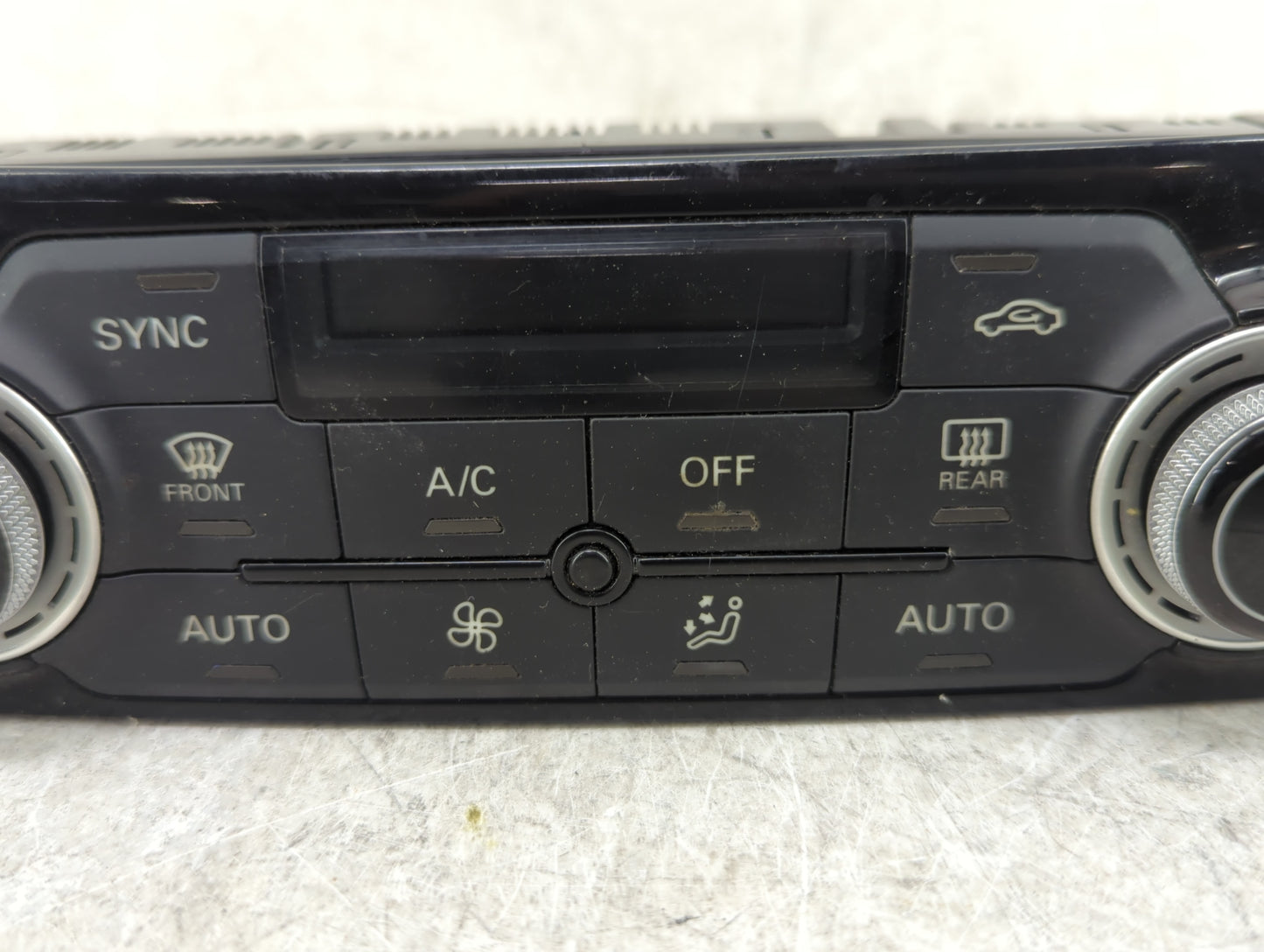 2015-2018 Audi A8 Climate Control Module Temperature AC/Heater Replacement P/N:4H0820043P Fits Fits 2015 2016 2017 2018 OEM 