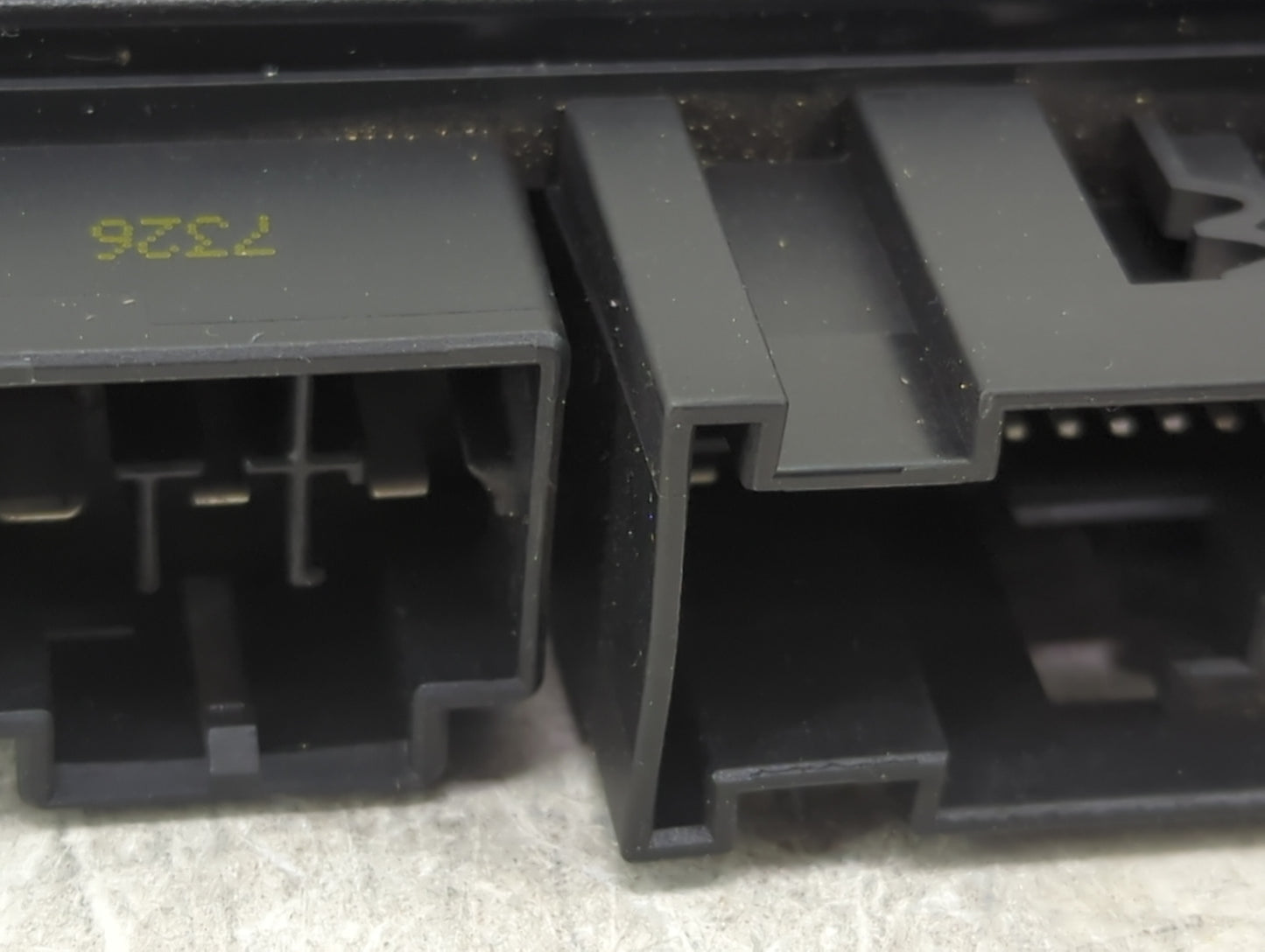 2015-2018 Audi Q3 Body Control Module Bcm Inner Cabin Fuse Box - Oemusedautoparts1.com