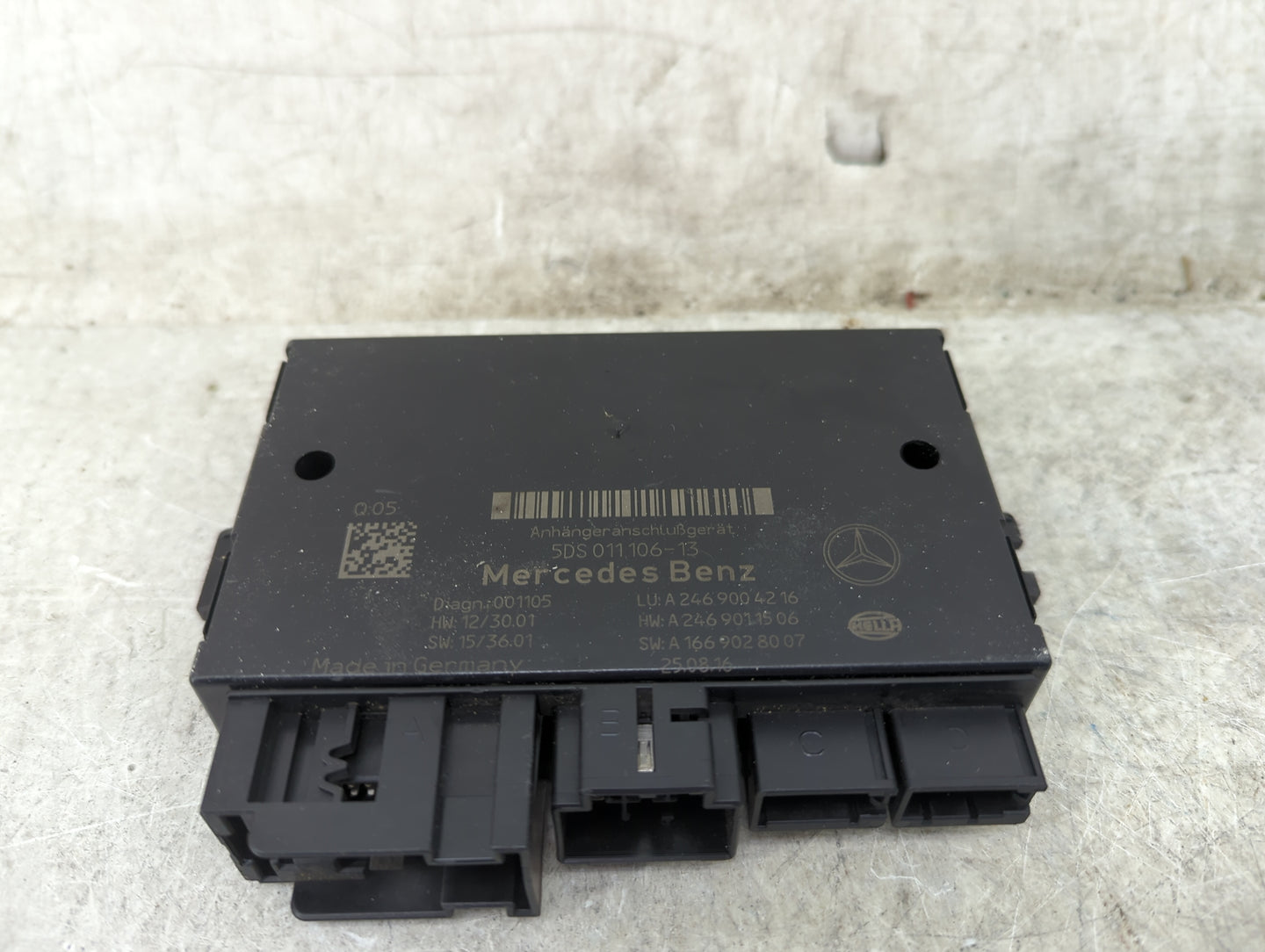 2015-2018 Audi Q3 Body Control Module Bcm Inner Cabin Fuse Box - Oemusedautoparts1.com