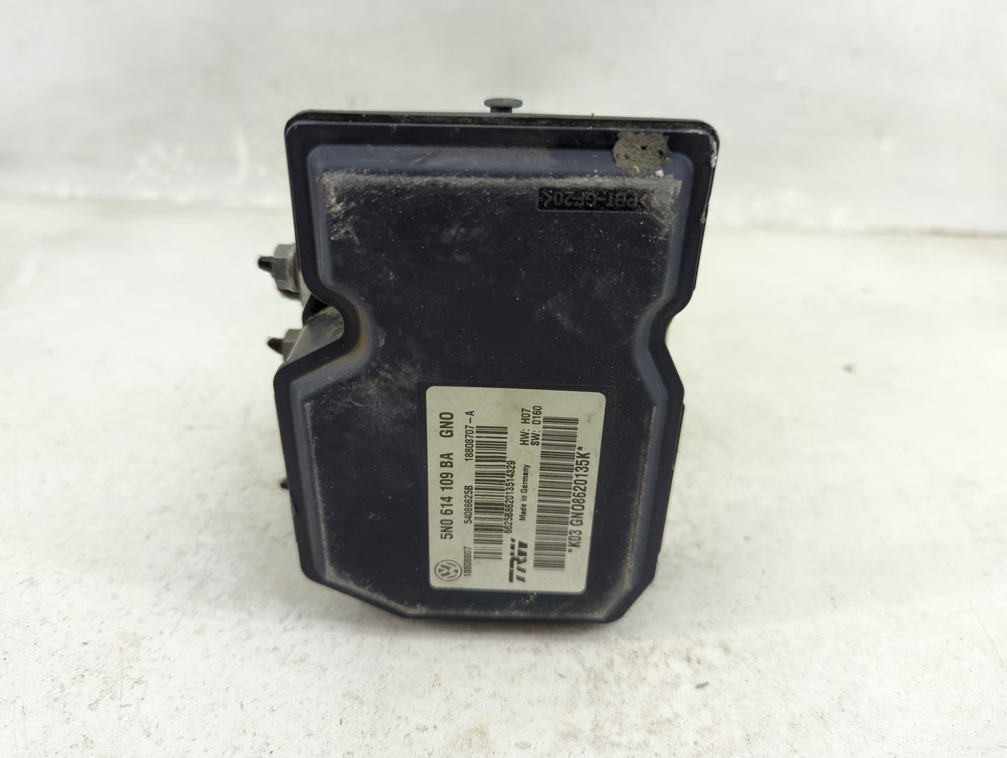 2015-2018 Audi Q3 ABS Pump Control Module Replacement P/N:5N0 614 109 BA Fits Fits 2015 2016 2017 2018 OEM Used Auto Parts -