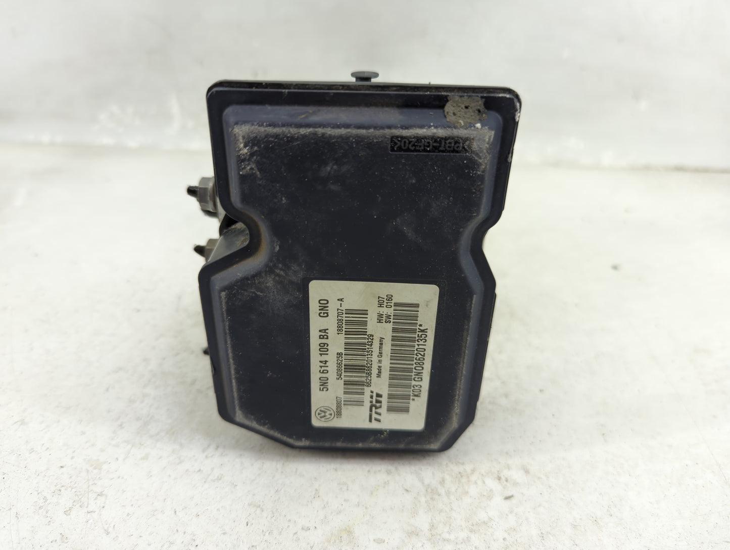 2015-2018 Audi Q3 ABS Pump Control Module Replacement P/N:5N0 614 109 BA Fits Fits 2015 2016 2017 2018 OEM Used Auto Parts -