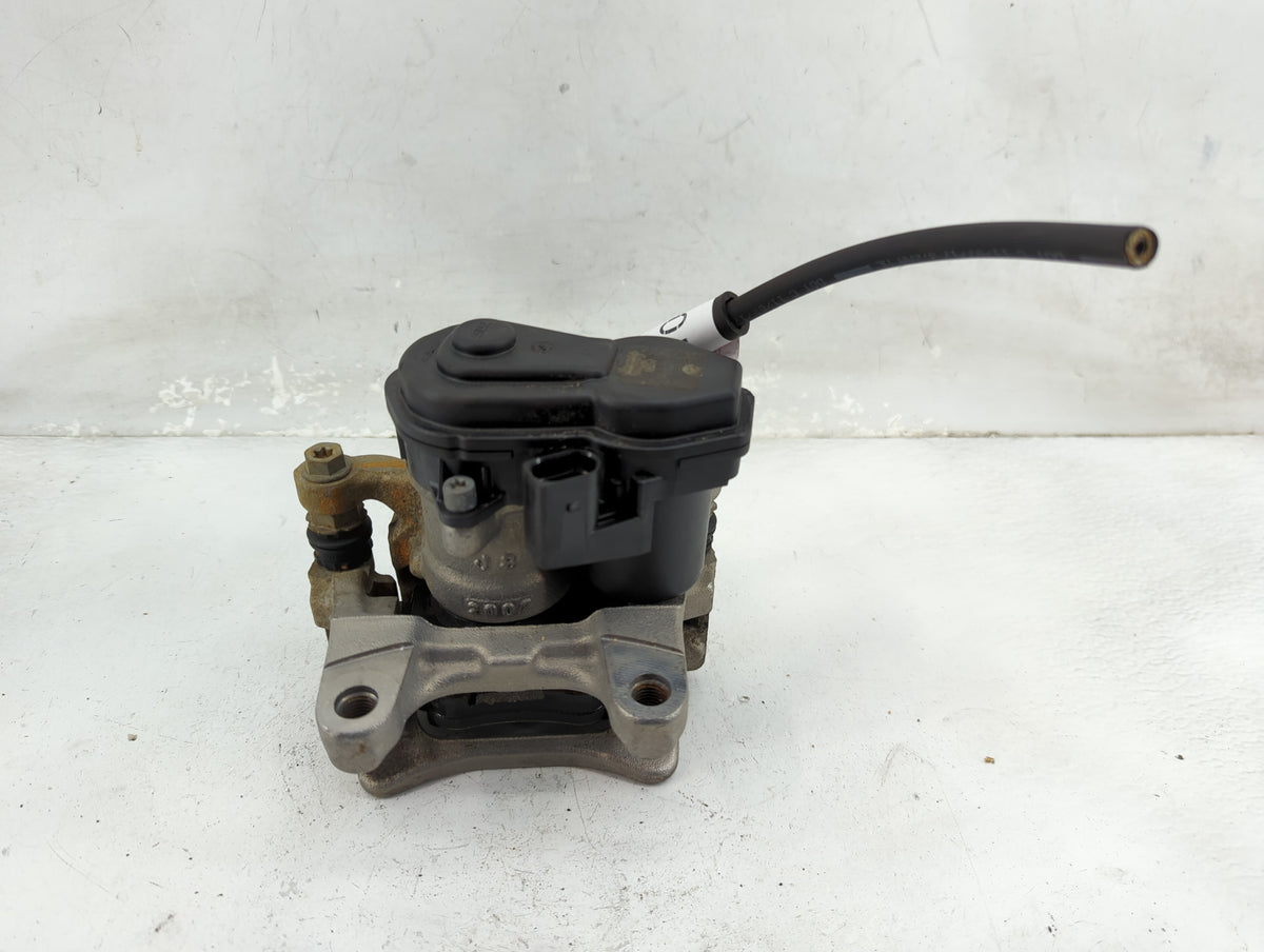 2015-2015 Audi Q3 Rear Passenger Right Brake Caliper - Oemusedautoparts1.com