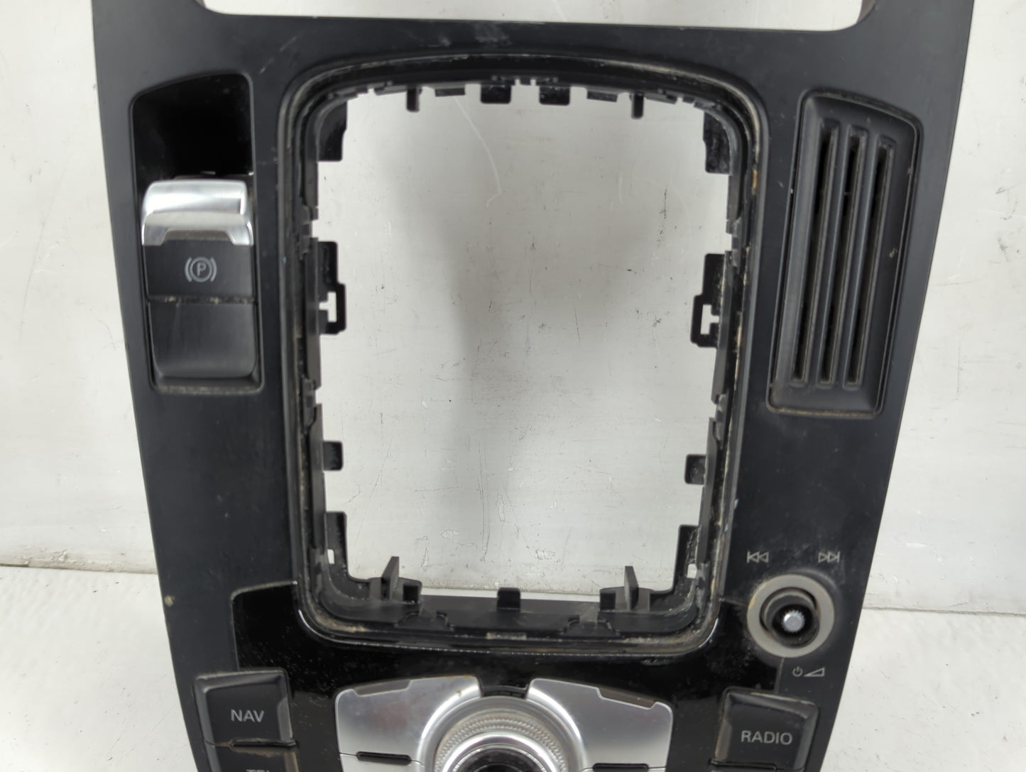 2013-2017 Audi Q5 Radio AM FM Cd Player Receiver Replacement P/N:8T0 919 611 Fits Fits 2013 2014 2015 2016 2017 OEM Used Aut