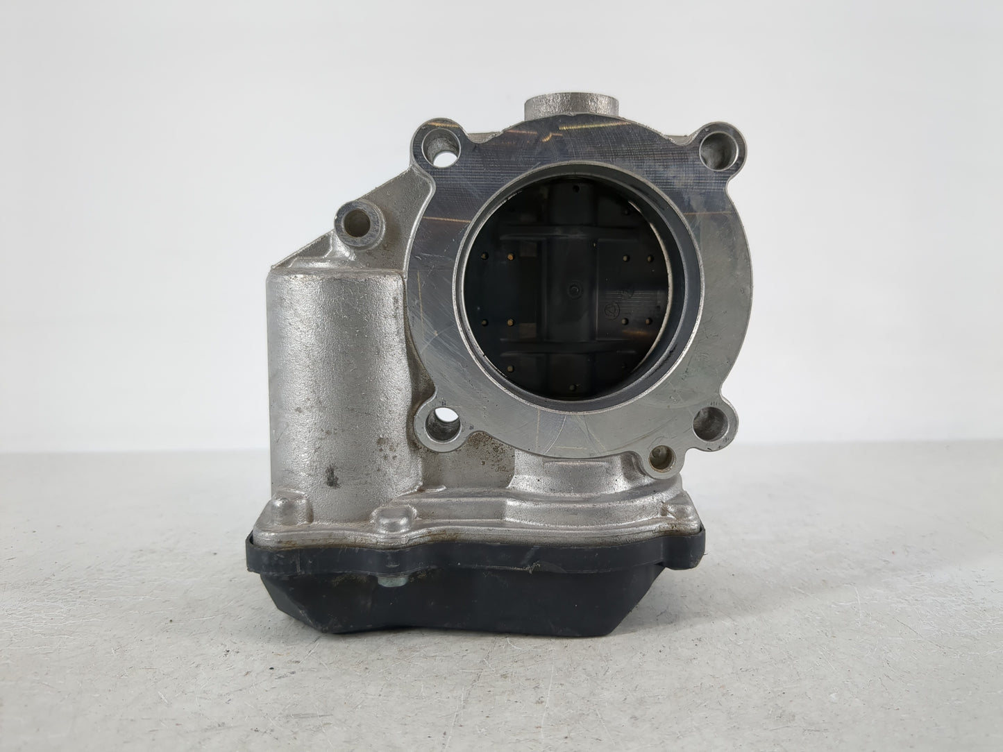 2010-2017 Audi Q5 Throttle Body P/N:06F 133 062 T 06F 133 062 Q Fits OEM Used Auto Parts - Oemusedautoparts1.com