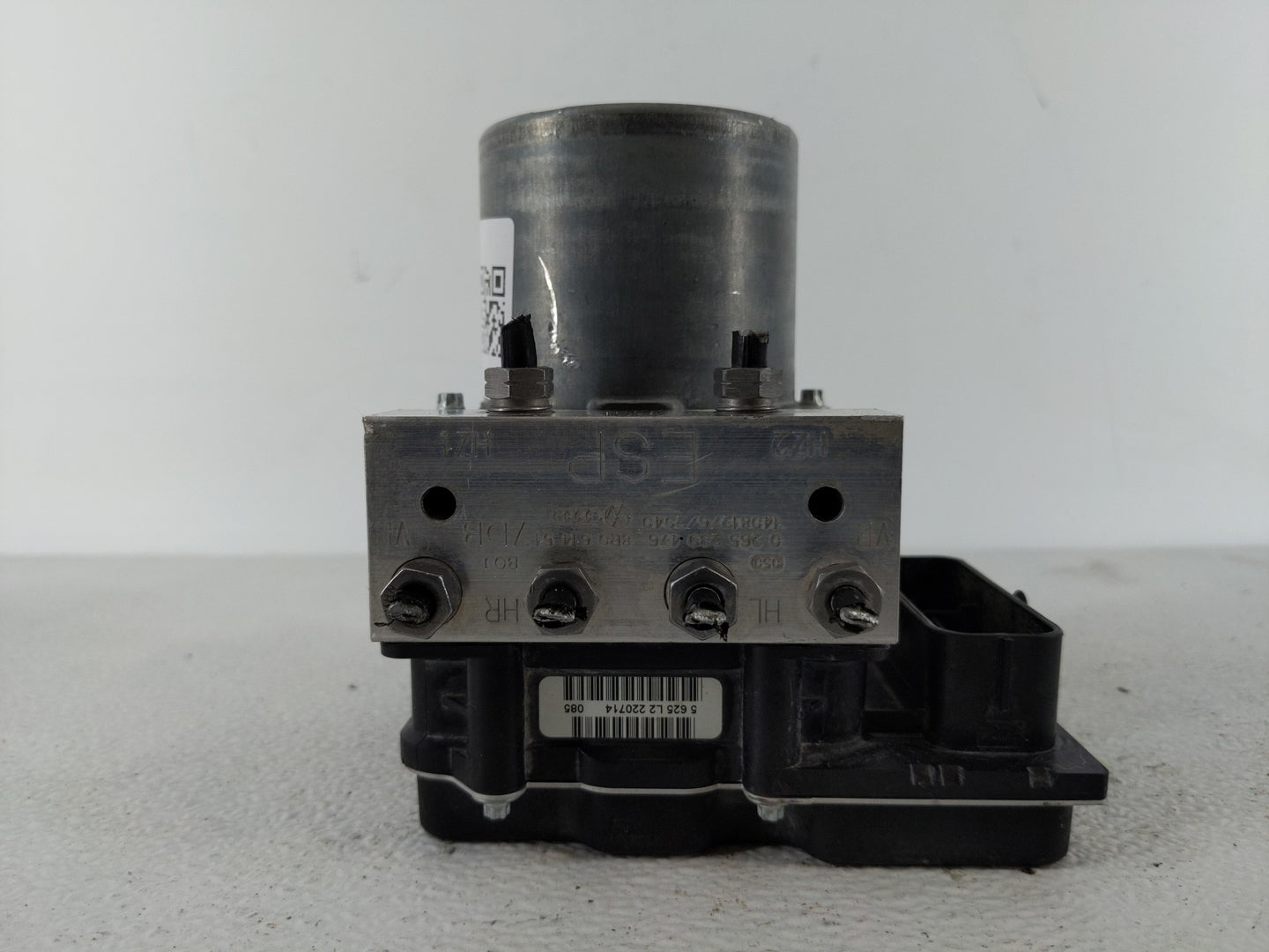 2015 Audi Q5 ABS Pump Control Module Replacement P/N:8R0 614 517 DB Fits OEM Used Auto Parts - Oemusedautoparts1.com