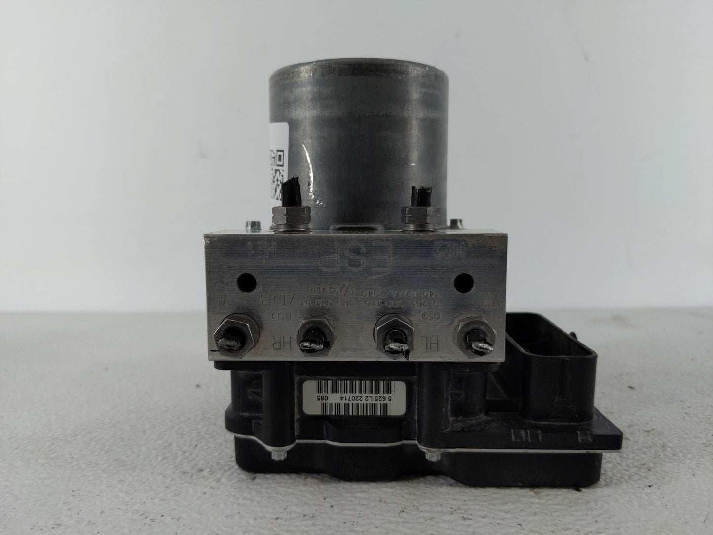 2015 Audi Q5 ABS Pump Control Module Replacement P/N:8R0 614 517 DB Fits OEM Used Auto Parts - Oemusedautoparts1.com