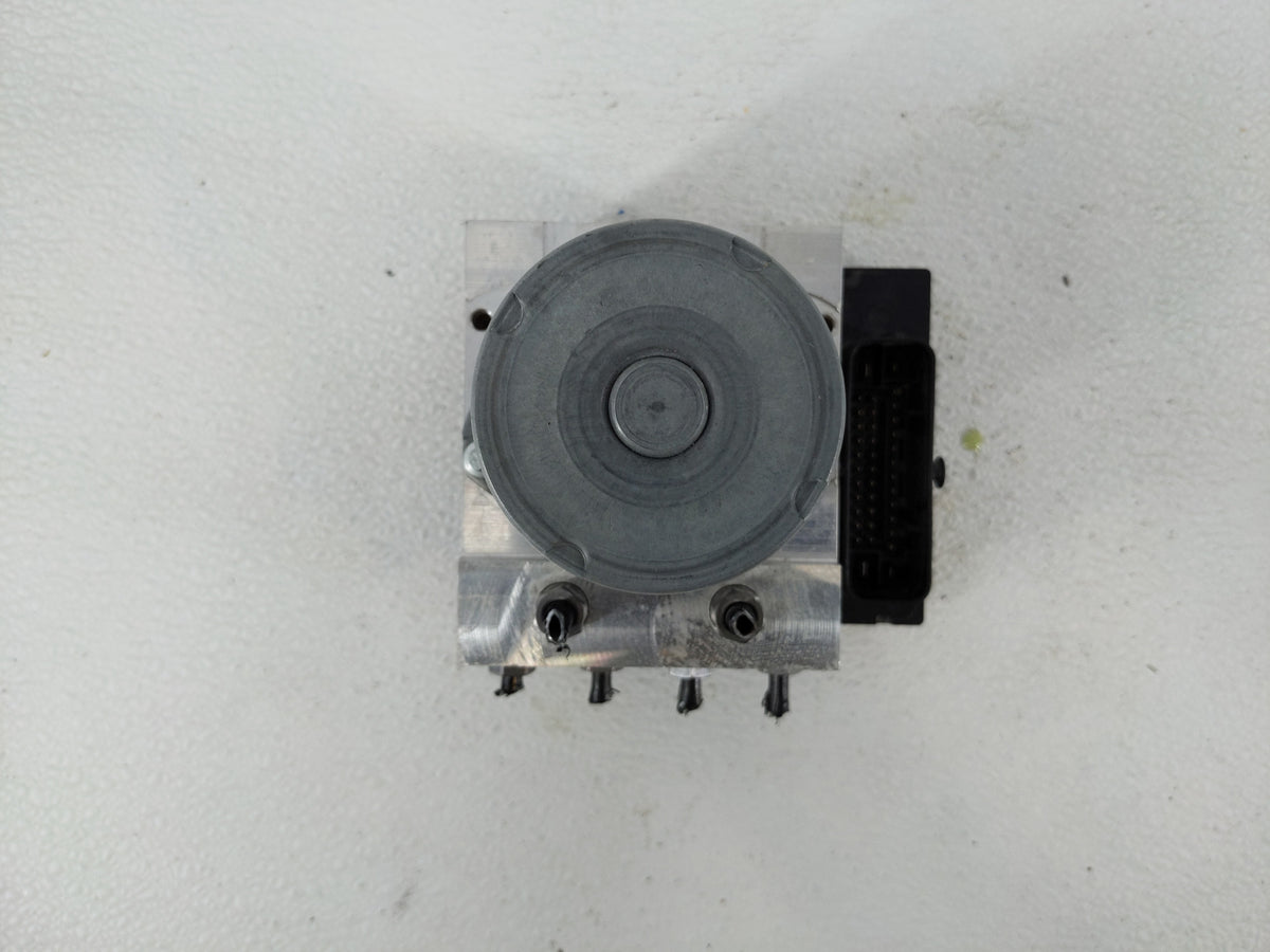 2015 Audi Q5 Anti-Lock Brake ABS Pump Module Actuator OEM P/N:8R0 614 517 DB Fits OEM Used Auto Parts - Oemusedautoparts1.co