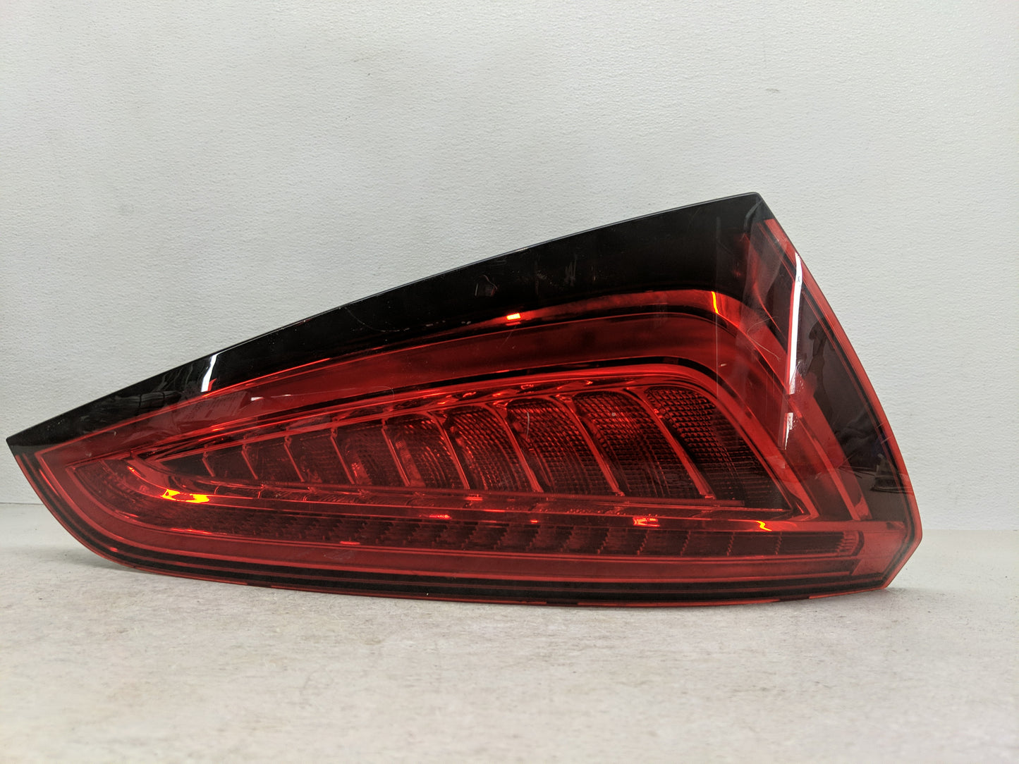 2013-2017 Audi Q5 Tail Light Assembly Driver Left OEM P/N:AU416PAT2 Fits Fits 2013 2014 2015 2016 2017 OEM Used Auto Parts -