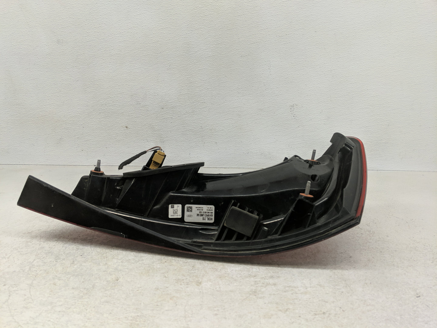 2013-2017 Audi Q5 Tail Light Assembly Driver Left OEM P/N:AU416PAT2 Fits Fits 2013 2014 2015 2016 2017 OEM Used Auto Parts -