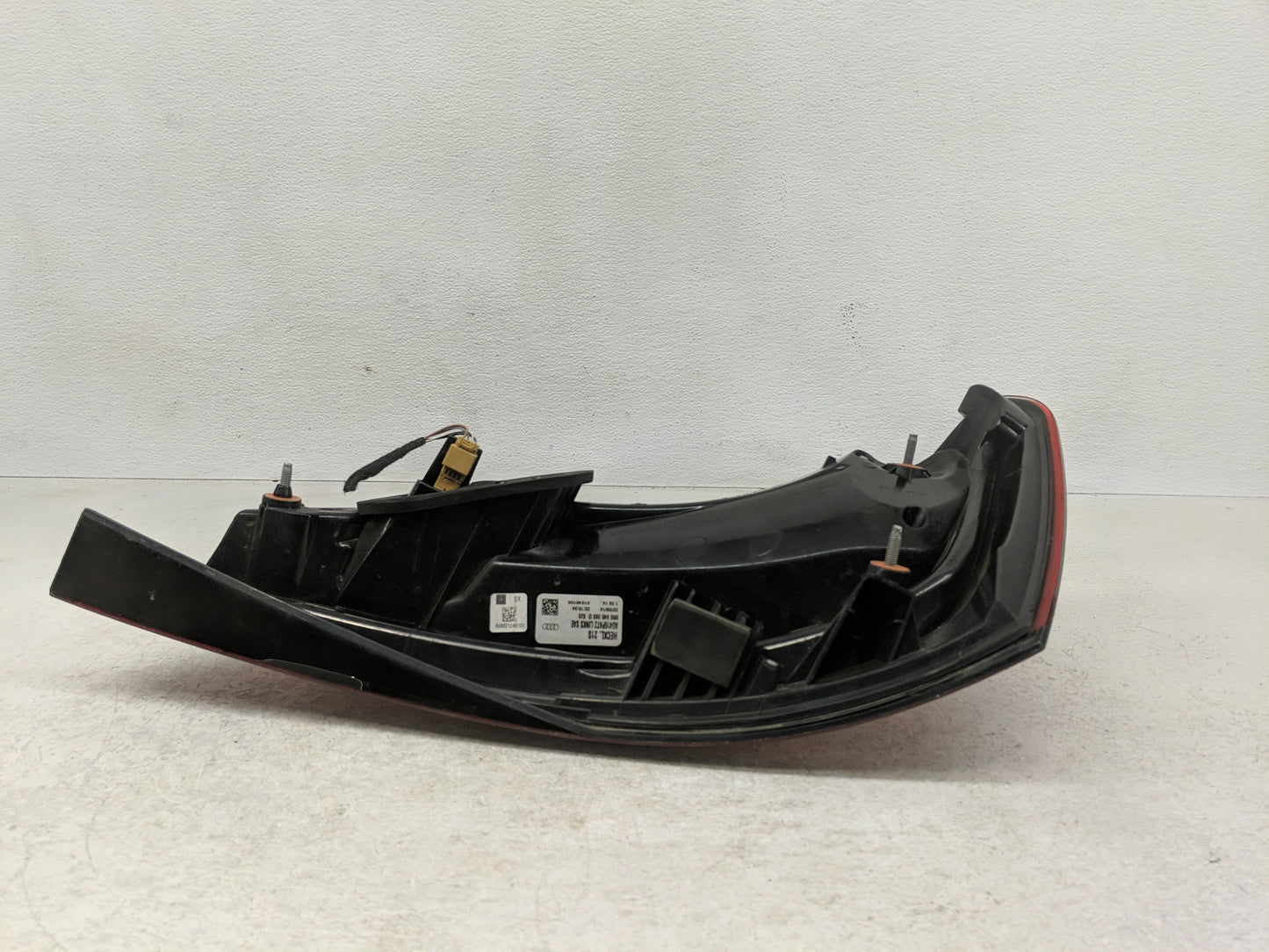 2013-2017 Audi Q5 Tail Light Assembly Driver Left OEM P/N:AU416PAT2 Fits Fits 2013 2014 2015 2016 2017 OEM Used Auto Parts -