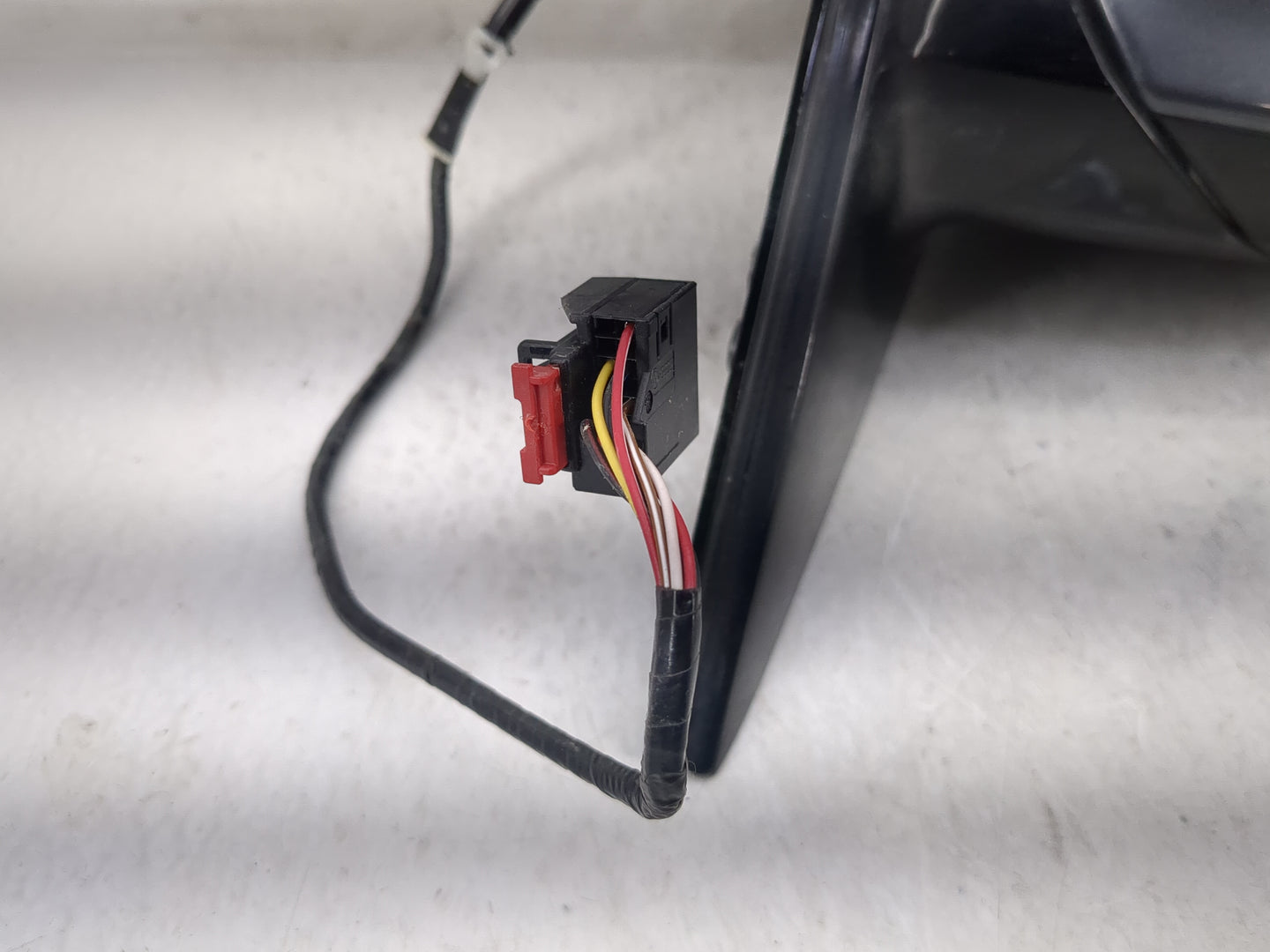 2015-2017 Audi Q5 Driver Side View Mirror - Left Door Mirror OEM Used - Oemusedautoparts1.com