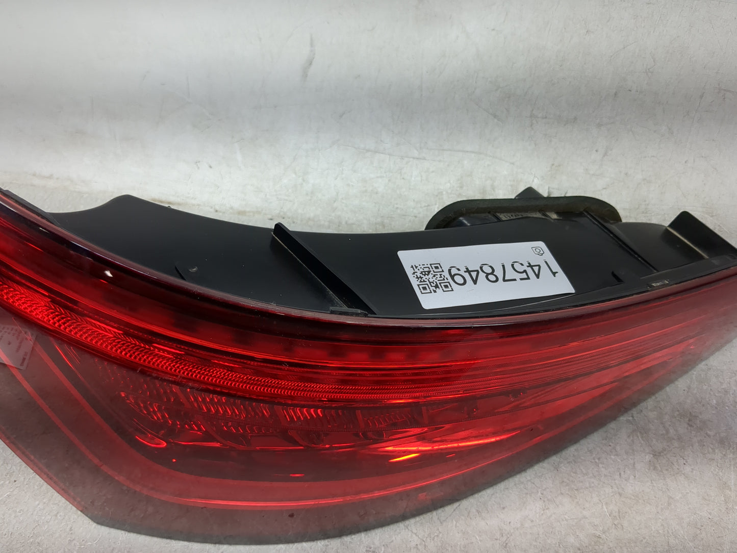 2013-2017 Audi Q5 Tail Light Assembly Driver Left OEM P/N:8R0945093D Fits Fits 2013 2014 2015 2016 2017 OEM Used Auto Parts 