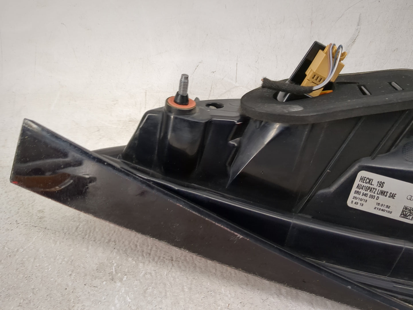2013-2017 Audi Q5 Tail Light Assembly Driver Left OEM P/N:8R0945093D Fits Fits 2013 2014 2015 2016 2017 OEM Used Auto Parts 