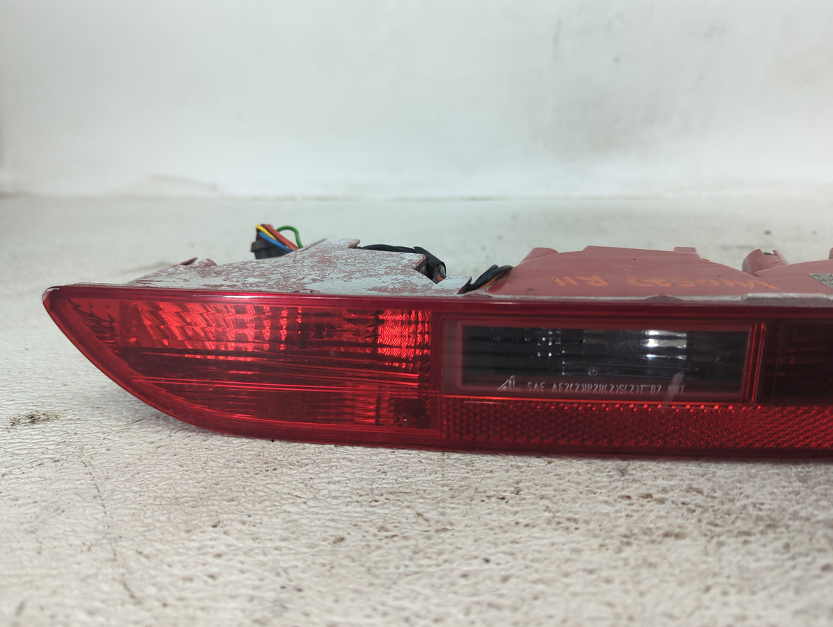 2009-2017 Audi Q5 Tail Light Assembly Passenger Right OEM P/N:8R0 945 096 B Fits Fits 2009 2010 2011 2012 2013 2014 2015 201