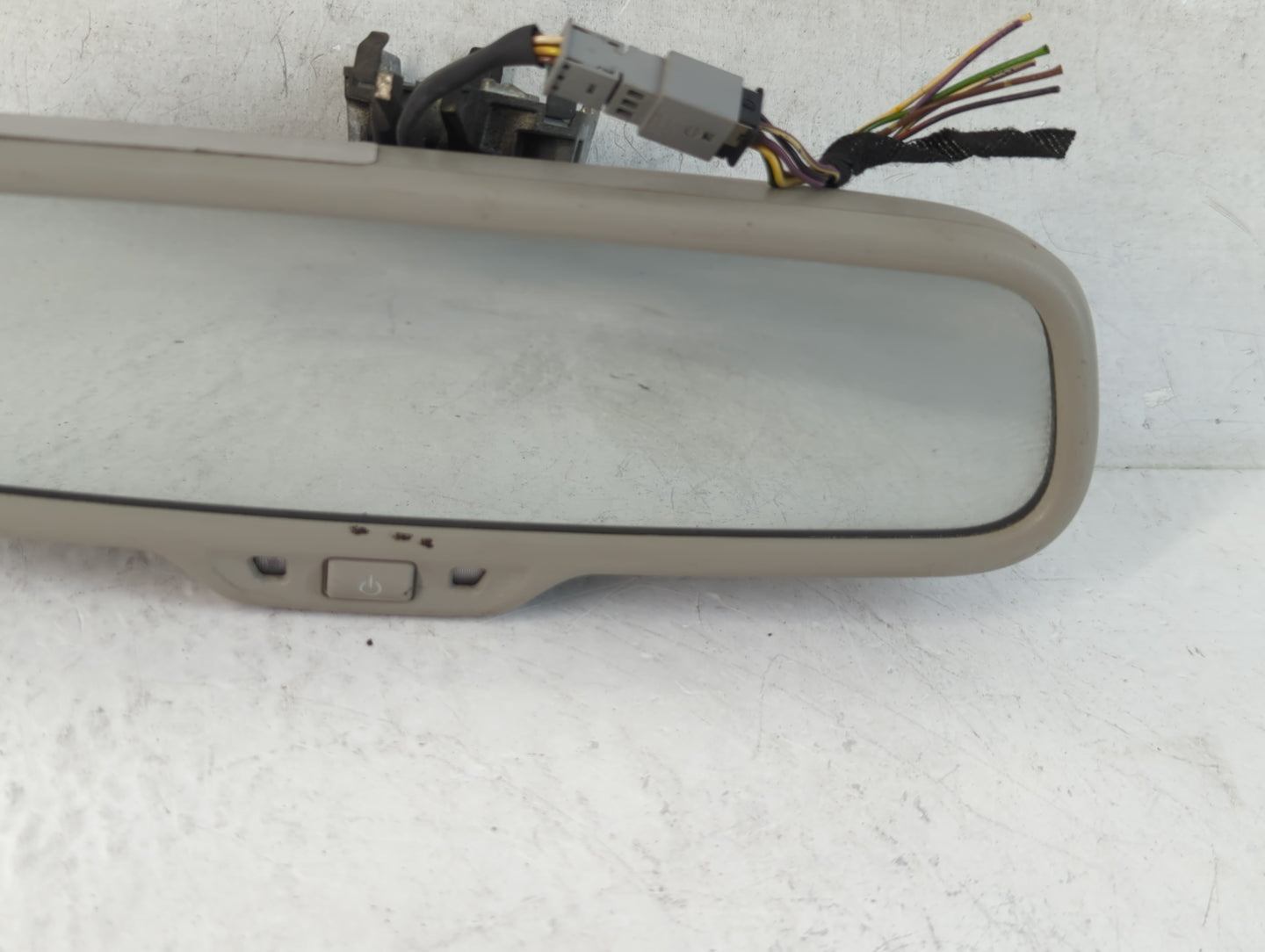 2007-2015 Audi Q7 Interior Rear View Mirror Replacement OEM P/N:905-1967 Fits Fits 2007 2008 2009 2010 2011 2012 2013 2014 2