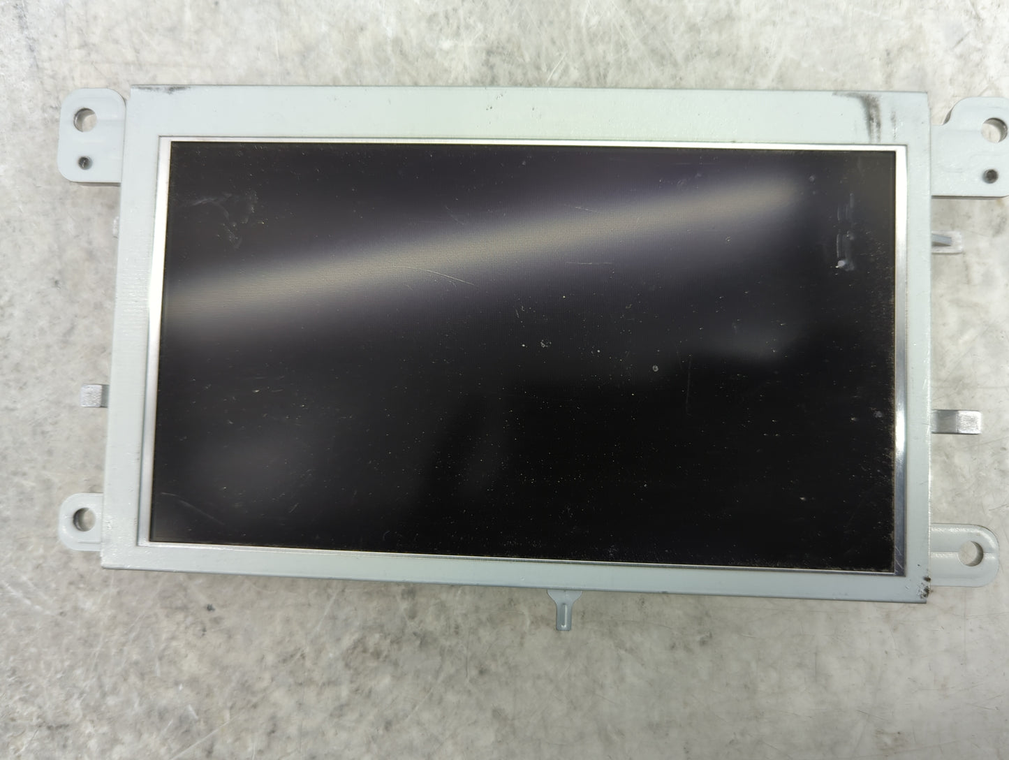 2013-2015 Audi Q7 Information Display Screen - Oemusedautoparts1.com