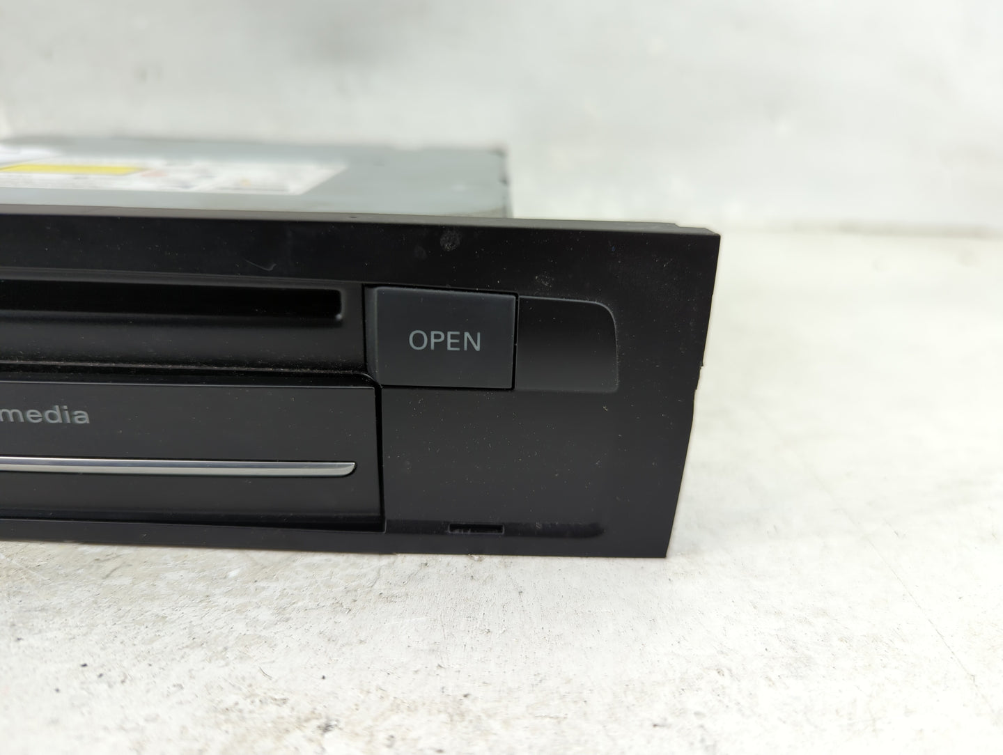 2015 Audi Q7 Radio AM FM Cd Player Receiver Replacement P/N:MMI3G 4L2035746G, AD10-0169005, 005WWDA0303 Fits OEM Used Auto P
