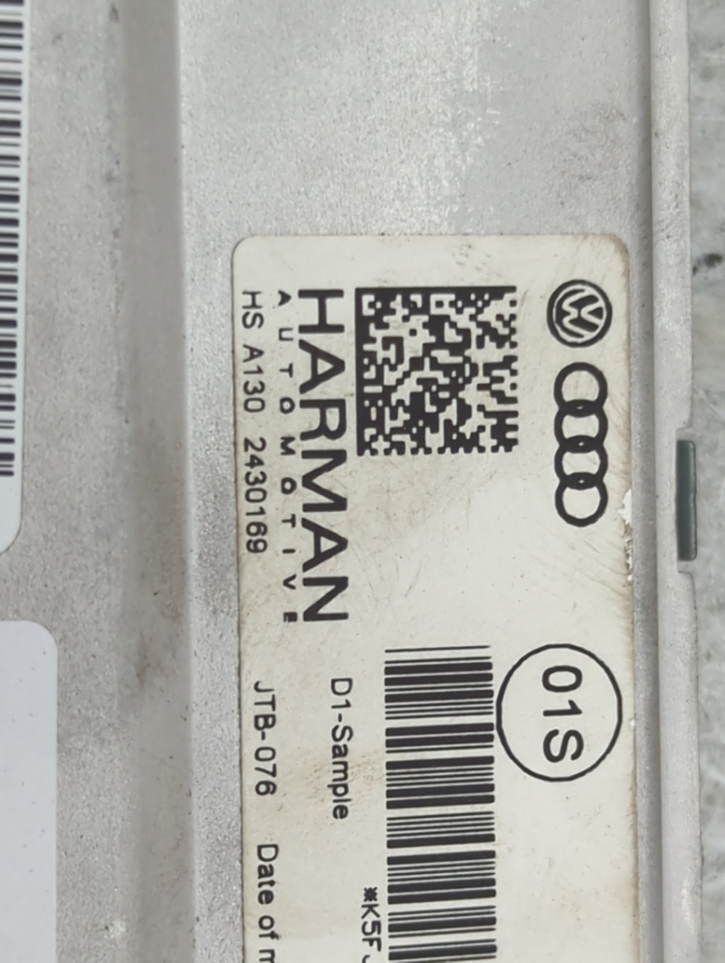 2013-2015 Audi Q7 Information Display Screen - Oemusedautoparts1.com