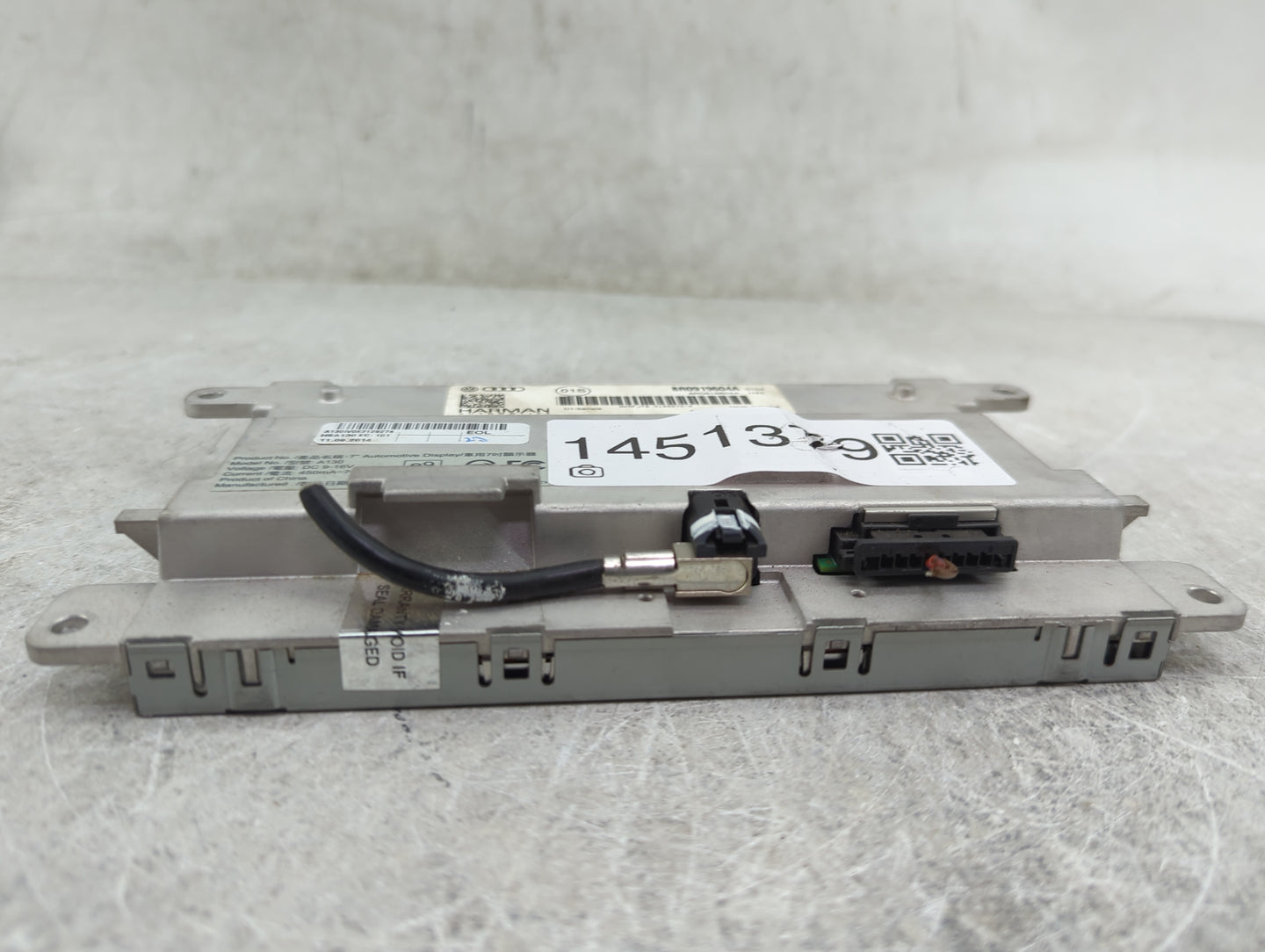 2013-2015 Audi Q7 Information Display Screen - Oemusedautoparts1.com