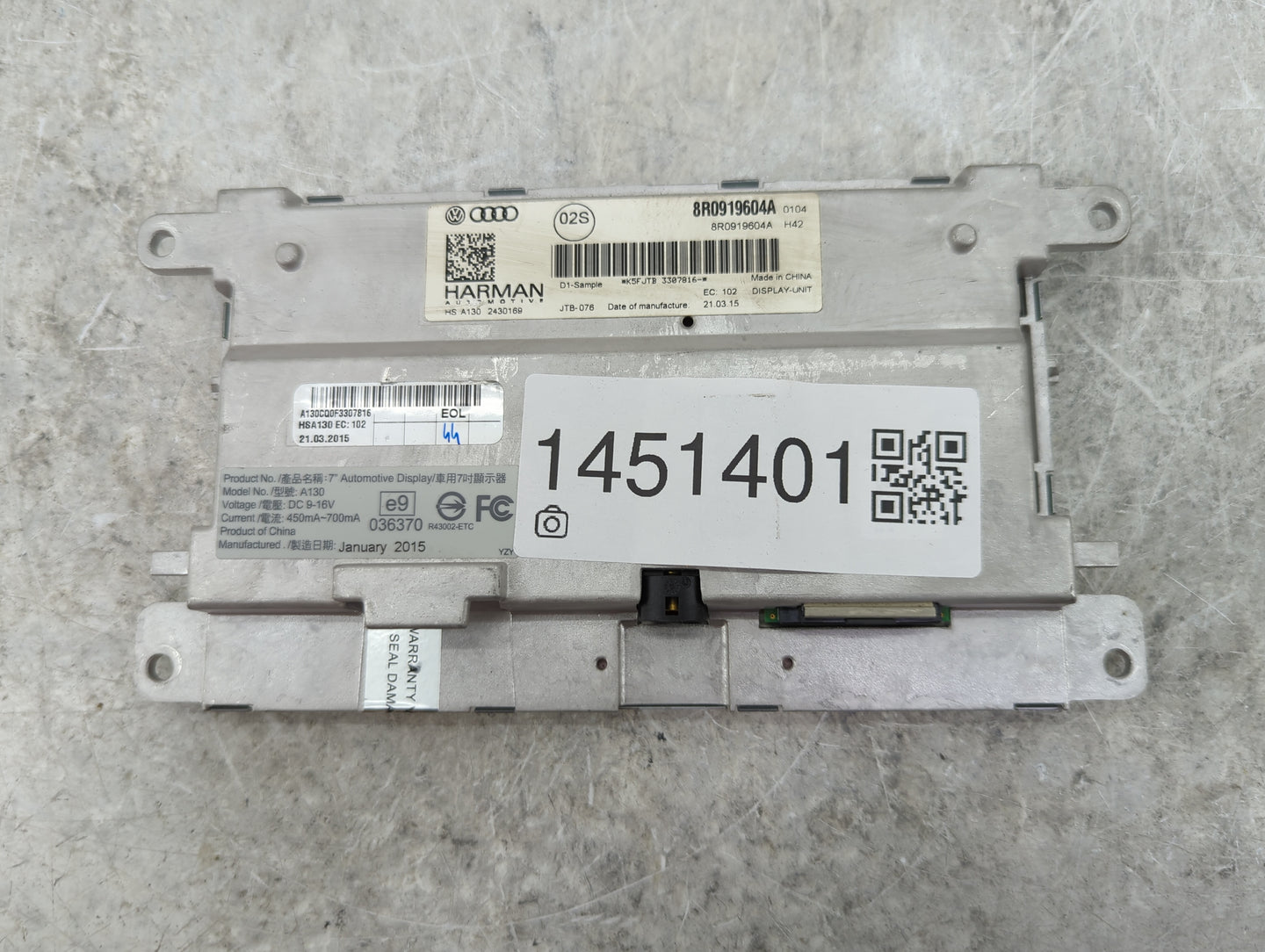 2013-2015 Audi Q7 Information Display Screen - Oemusedautoparts1.com