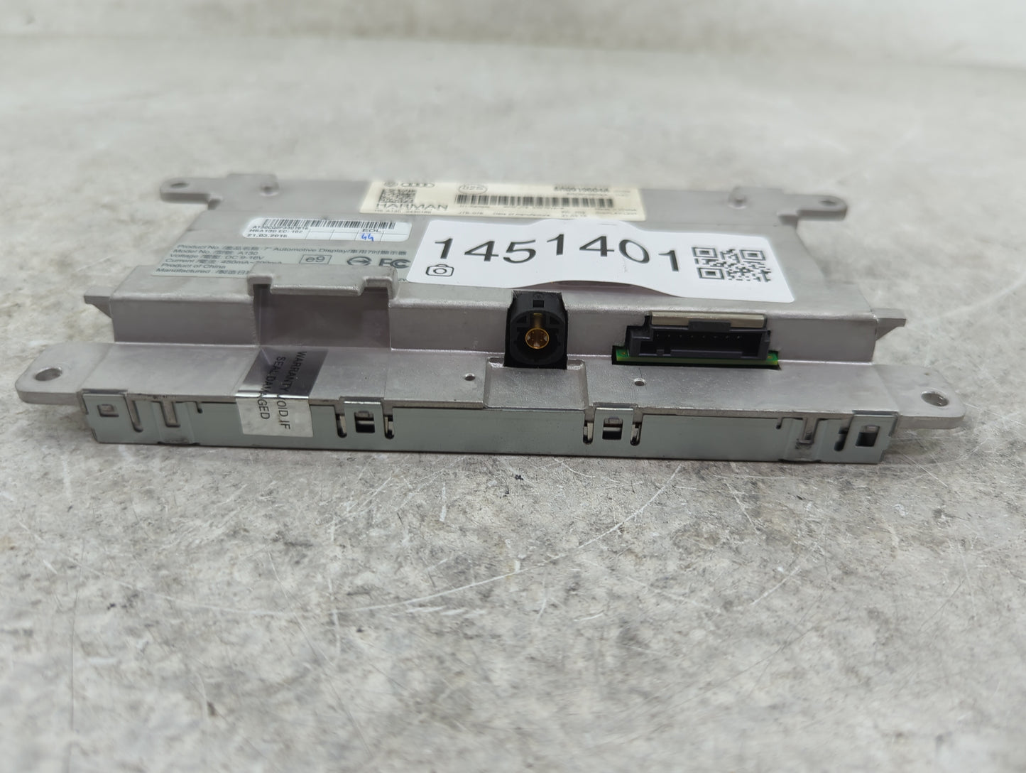 2013-2015 Audi Q7 Information Display Screen - Oemusedautoparts1.com
