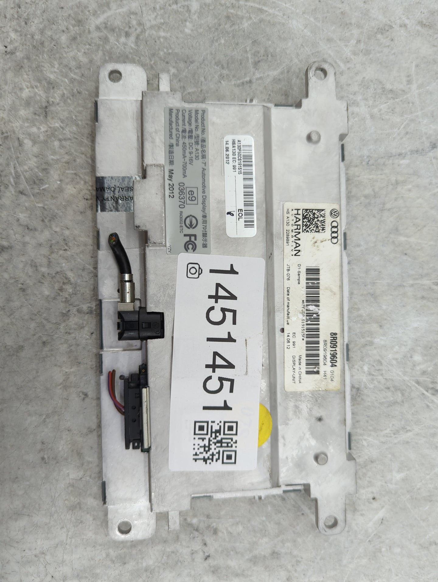 2013-2015 Audi Q7 Information Display Screen - Oemusedautoparts1.com