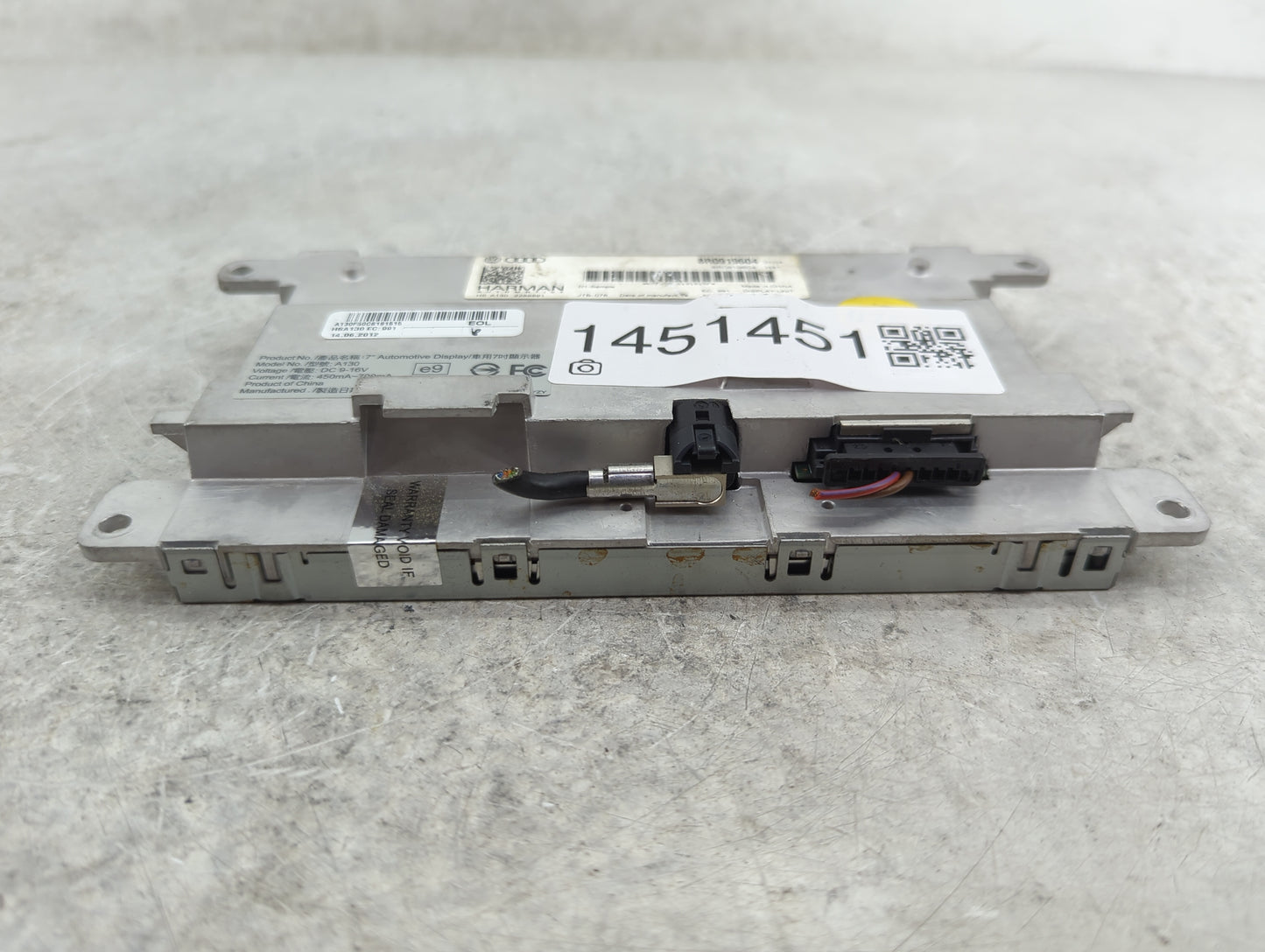 2013-2015 Audi Q7 Information Display Screen - Oemusedautoparts1.com
