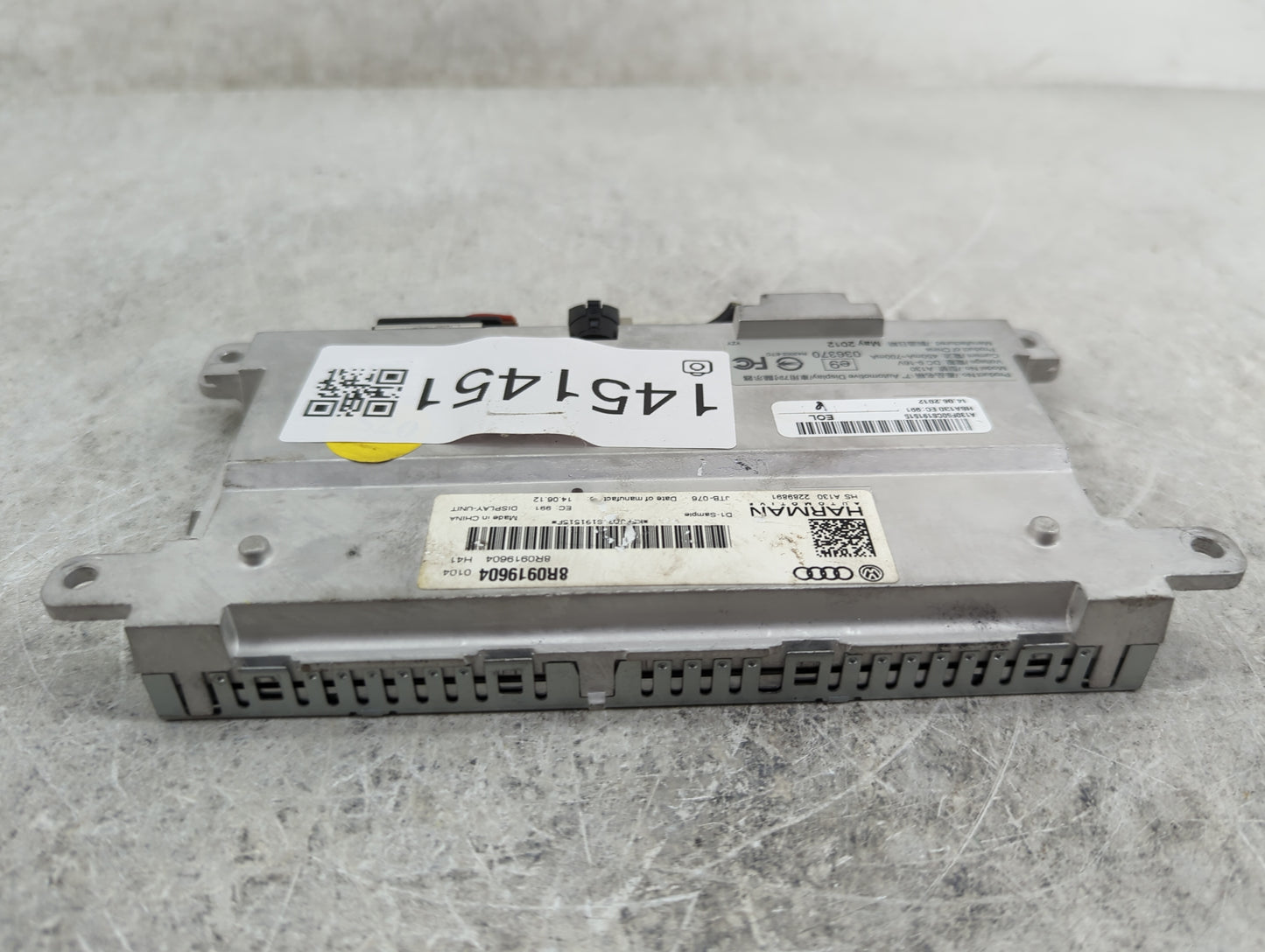 2013-2015 Audi Q7 Information Display Screen - Oemusedautoparts1.com