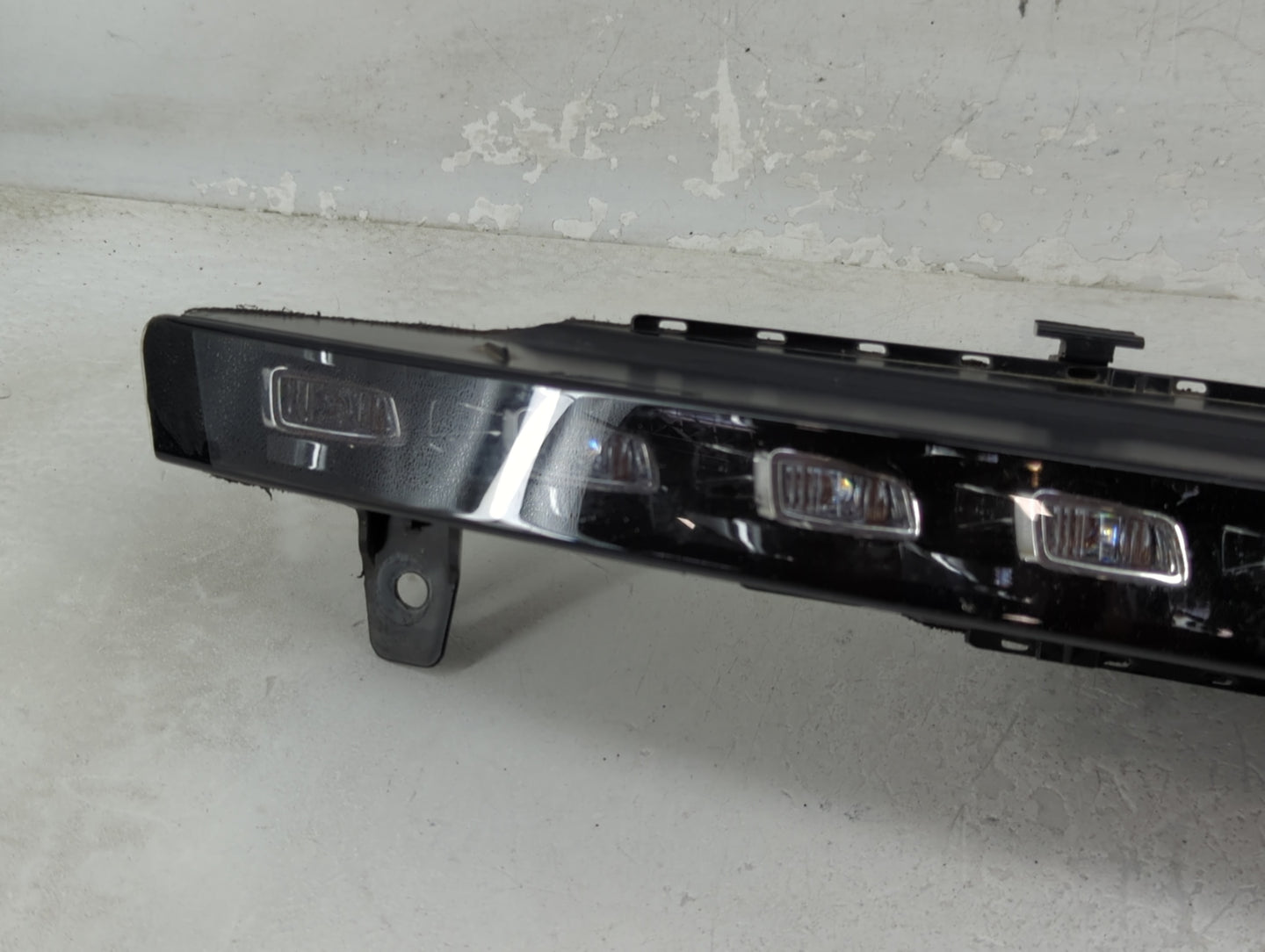 2015 Audi Q7 Passenger Right Oem Front Light Lamp Black - Oemusedautoparts1.com
