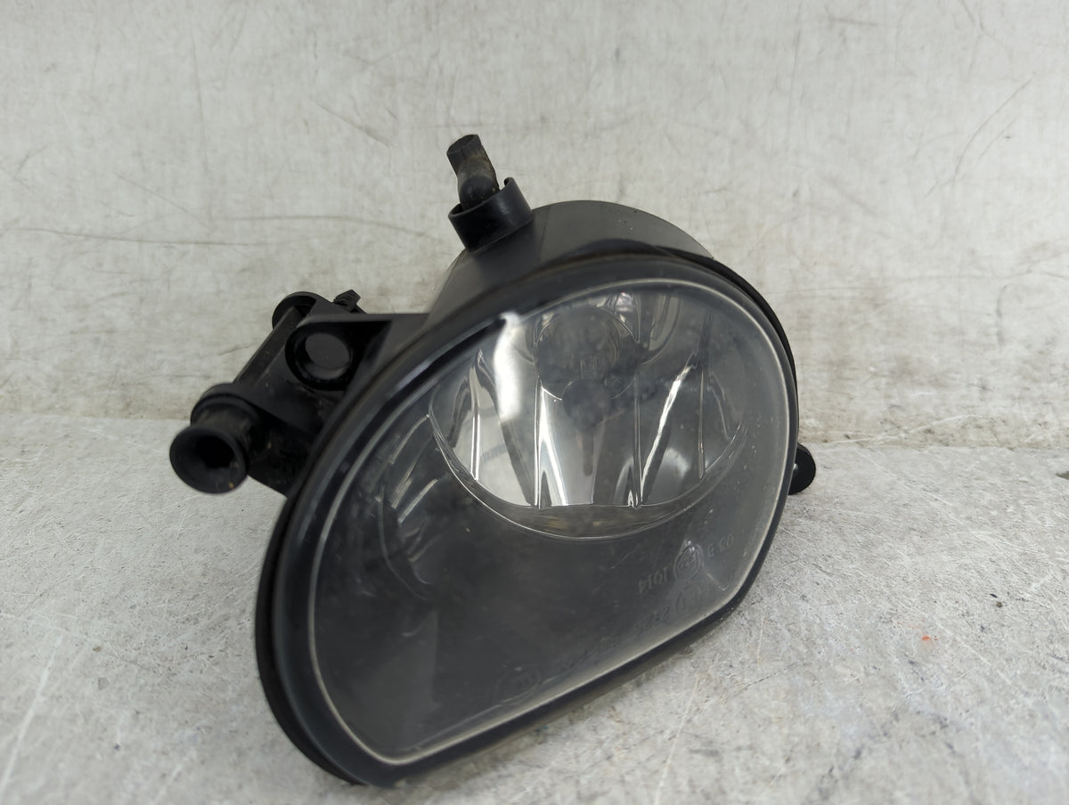 2010-2015 Audi Q7 Passenger Right Oem Fog Light Lamp Black - Oemusedautoparts1.com