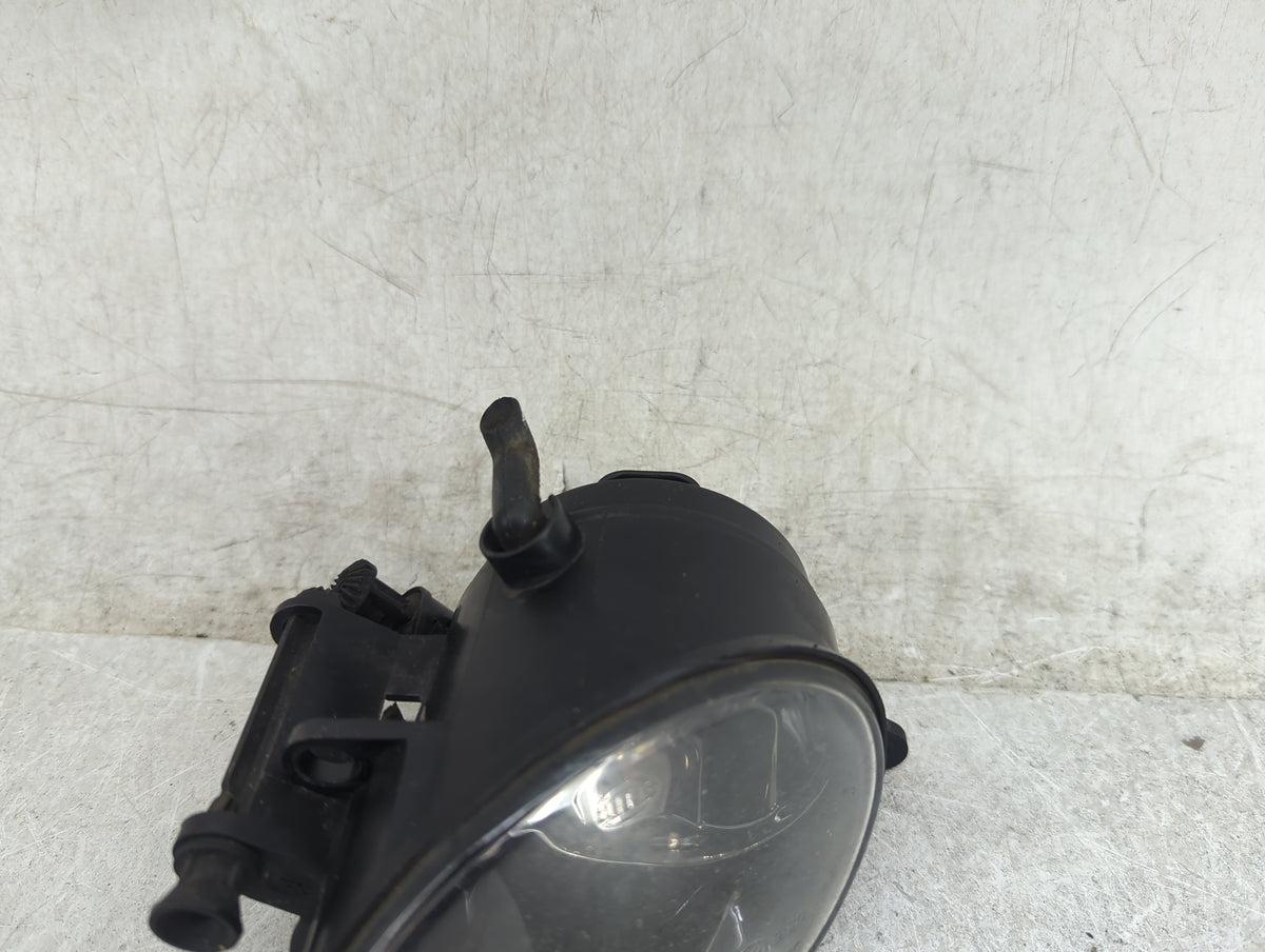 2010-2015 Audi Q7 Passenger Right Oem Fog Light Lamp Black - Oemusedautoparts1.com