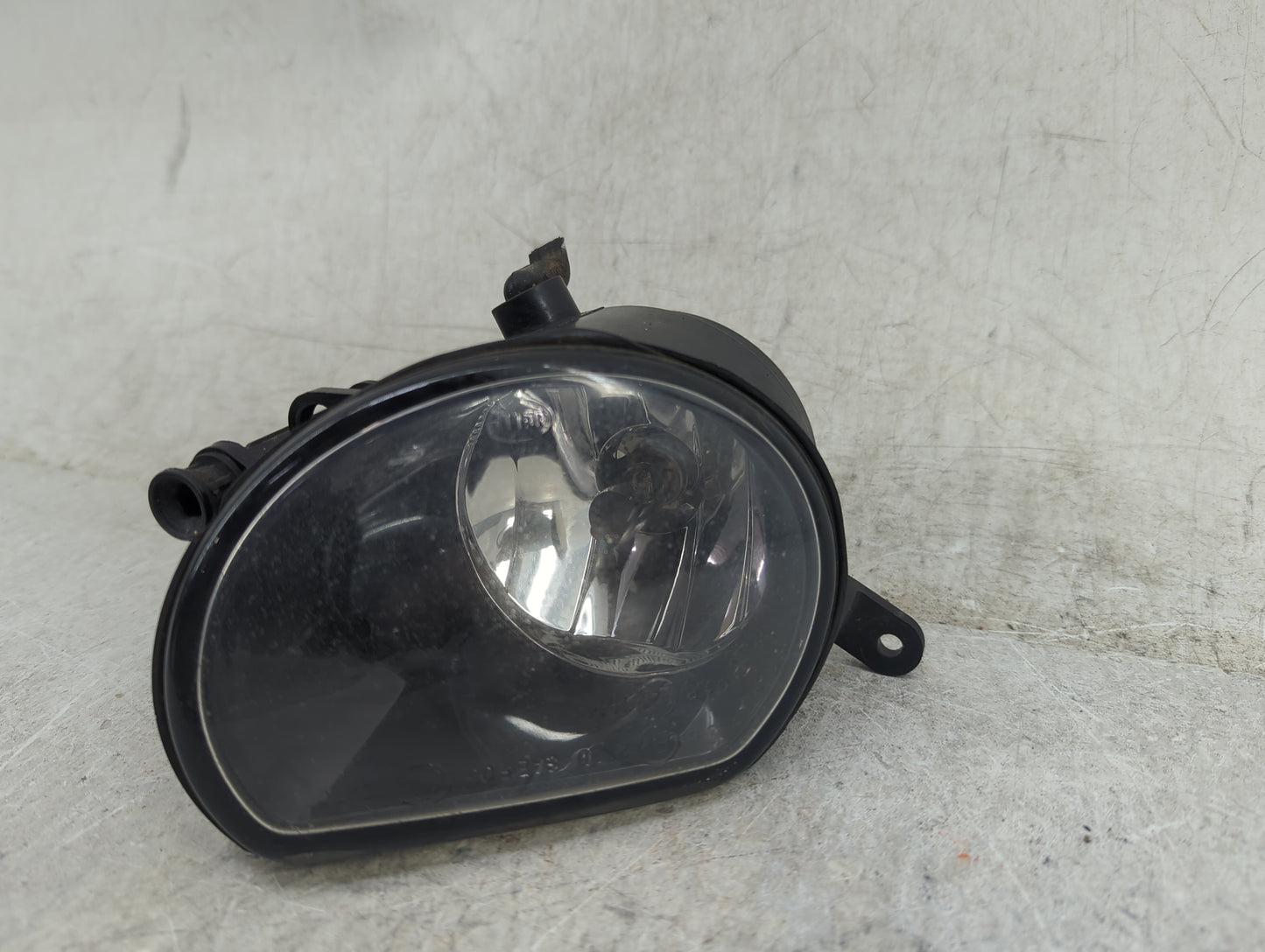2010-2015 Audi Q7 Passenger Right Oem Fog Light Lamp Black - Oemusedautoparts1.com