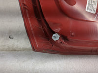 2010-2015 Audi Q7 Tail Light Assembly Passenger Right OEM P/N:21520202 Fits Fits 2010 2011 2012 2013 2014 2015 OEM Used Auto