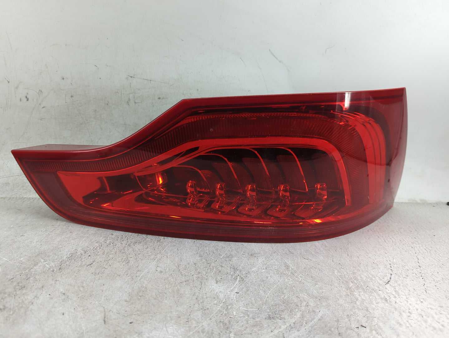2010-2015 Audi Q7 Tail Light Assembly Driver Left OEM P/N:21520102 4L0 945 093 G Fits Fits 2010 2011 2012 2013 2014 2015 OEM