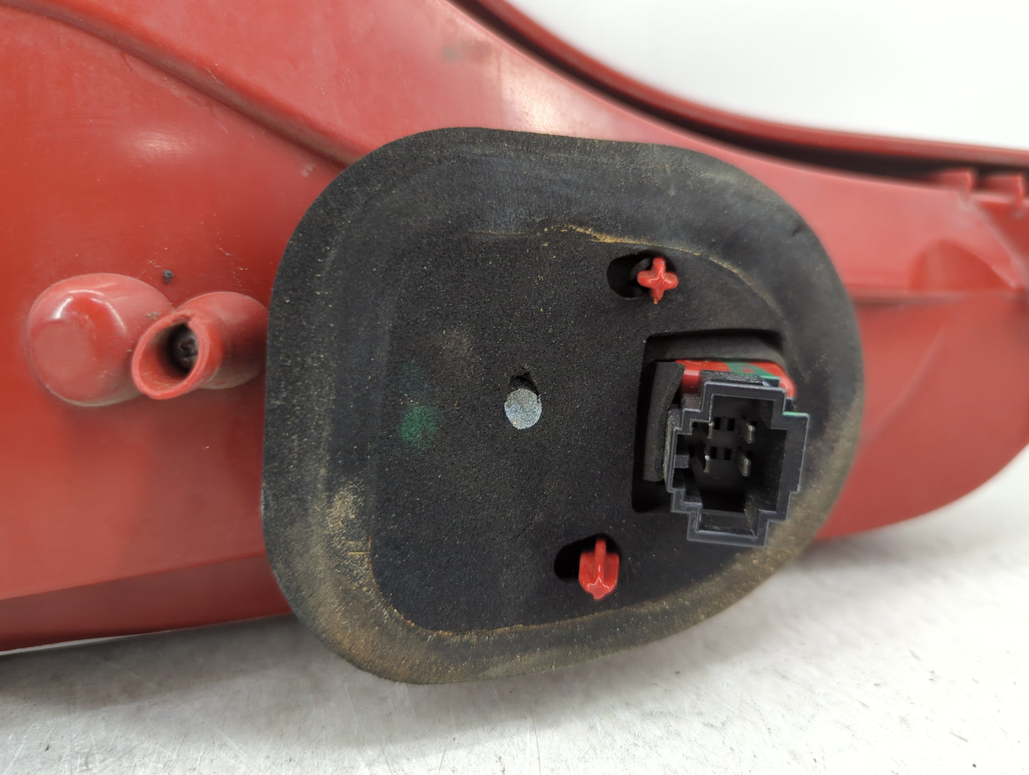 2010-2015 Audi Q7 Tail Light Assembly Driver Left OEM P/N:21520102 4L0 945 093 G Fits Fits 2010 2011 2012 2013 2014 2015 OEM