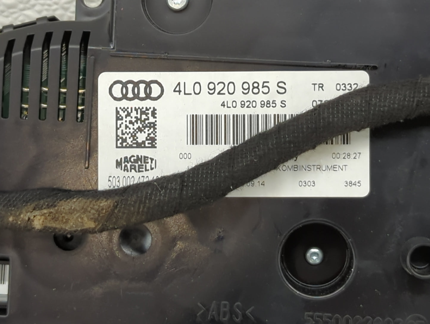 2013-2015 Audi Q7 Instrument Cluster Speedometer Gauges P/N:4L0 920 985 S Miles: Fits Fits 2013 2014 2015 OEM Used Auto Part