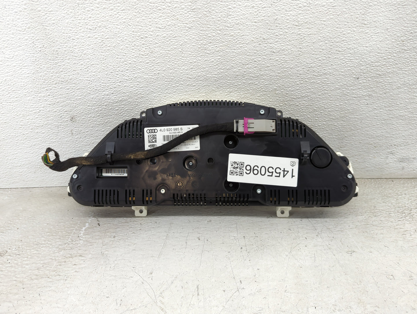 2013-2015 Audi Q7 Instrument Cluster Speedometer Gauges P/N:4L0 920 985 S Miles: Fits Fits 2013 2014 2015 OEM Used Auto Part