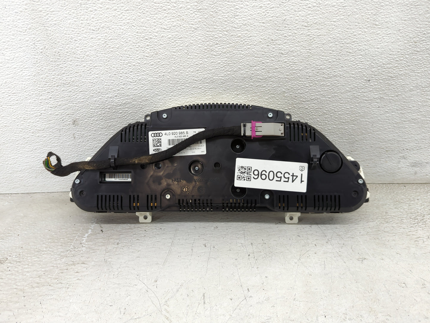 2013-2015 Audi Q7 Instrument Cluster Speedometer Gauges P/N:4L0 920 985 S Miles: Fits Fits 2013 2014 2015 OEM Used Auto Part