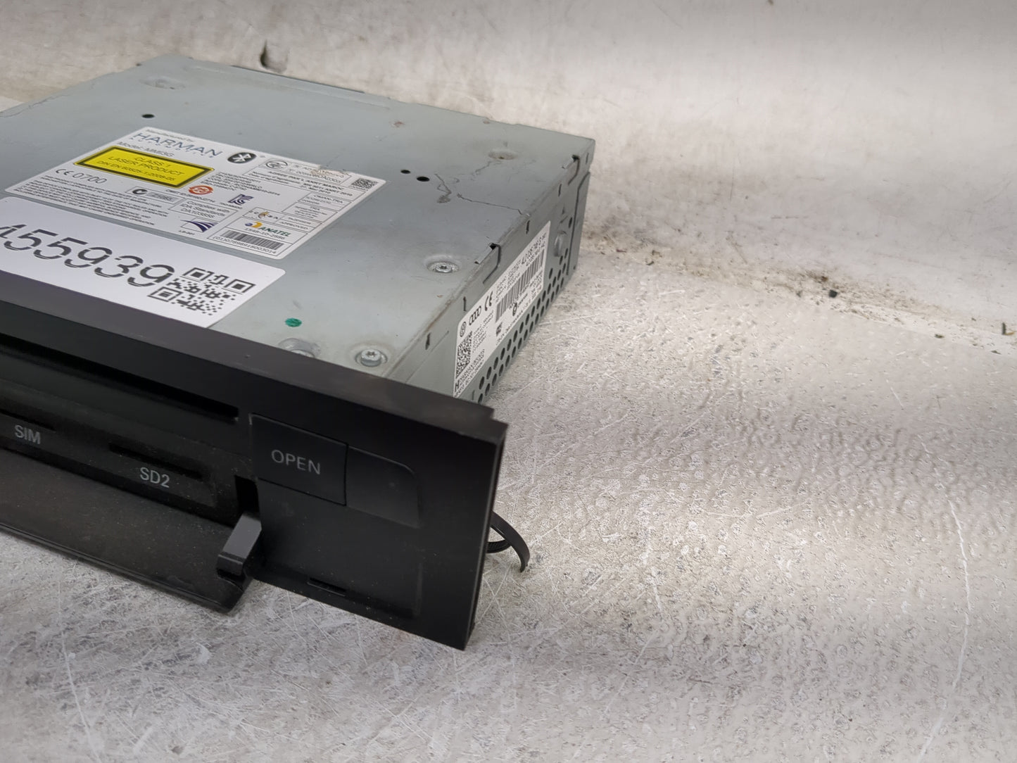 2015 Audi Q7 Radio AM FM Cd Player Receiver Replacement Fits OEM Used Auto Parts - Oemusedautoparts1.com