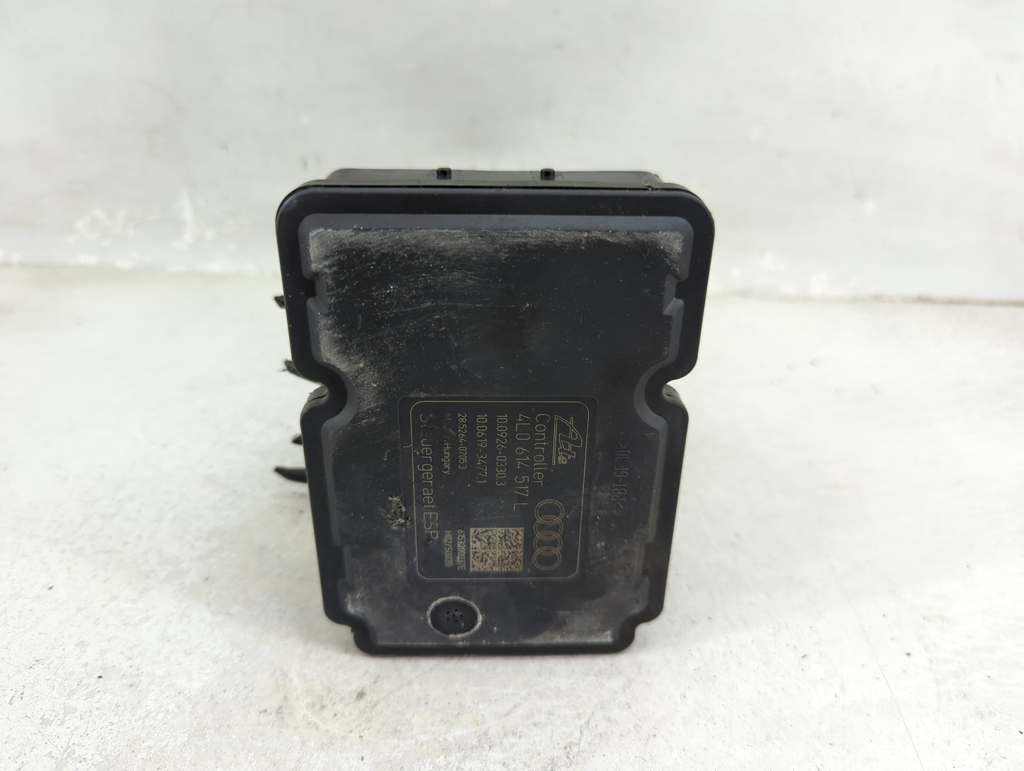 2013-2015 Audi Q7 ABS Pump Control Module Replacement P/N:4L0 614 517 L Fits Fits 2013 2014 2015 OEM Used Auto Parts - Oemus