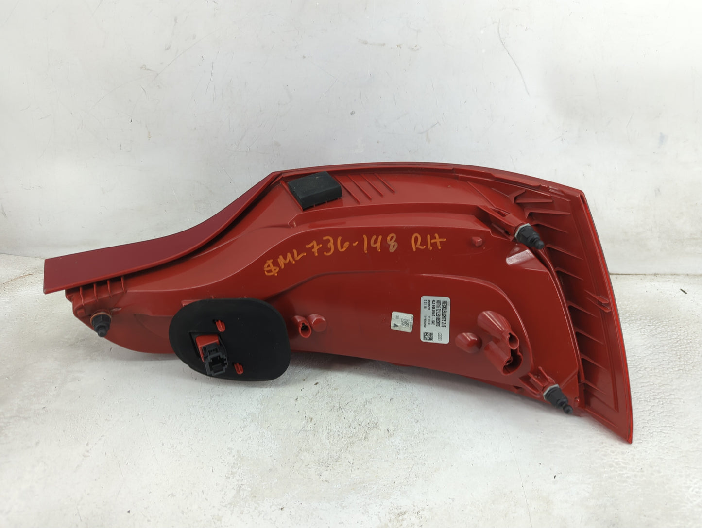 2010-2015 Audi Q7 Tail Light Assembly Passenger Right OEM P/N:4L0 945 094 G Fits Fits 2010 2011 2012 2013 2014 2015 OEM Used