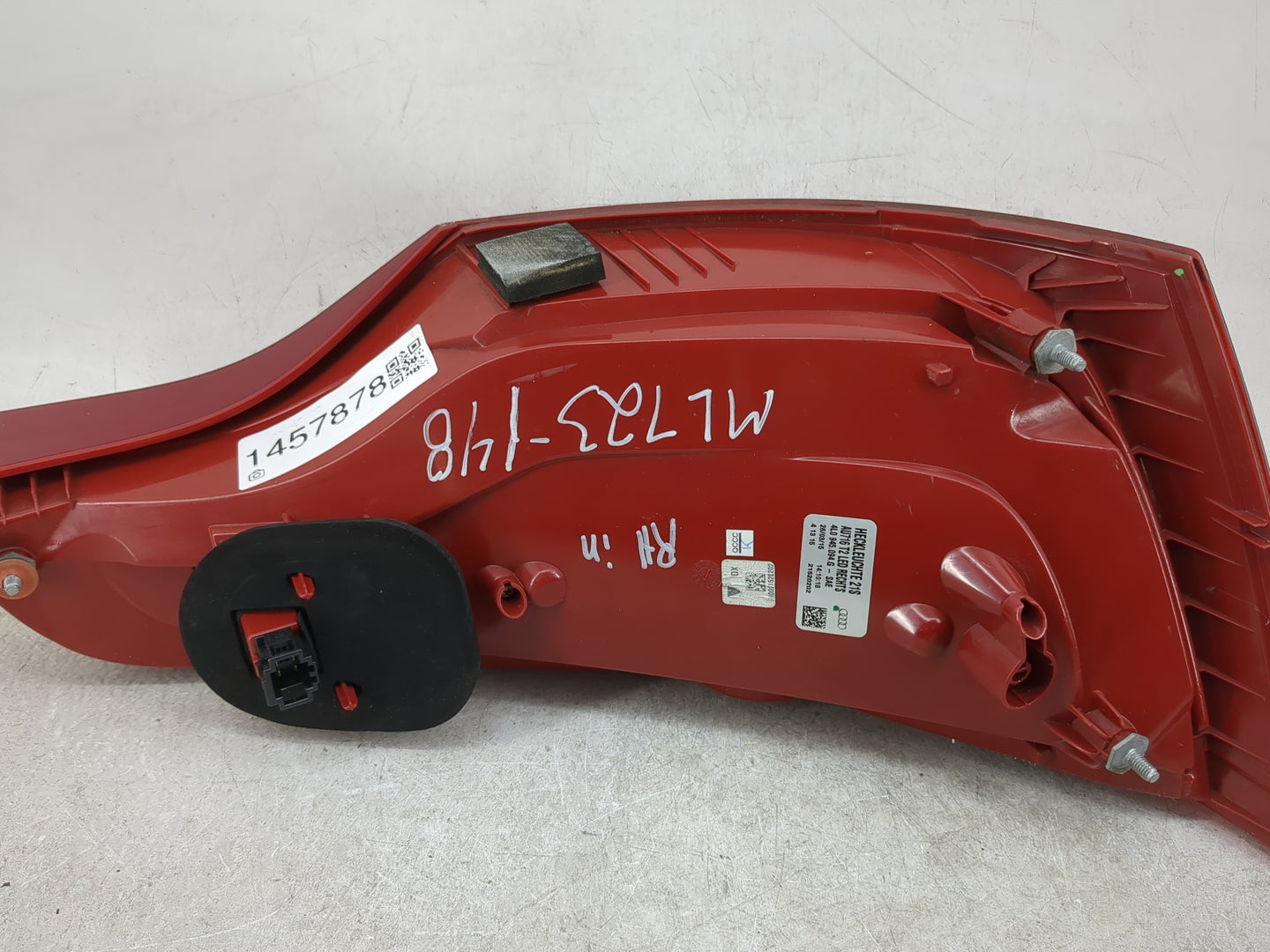 2010-2015 Audi Q7 Tail Light Assembly Passenger Right OEM P/N:4L0 945 094 G Fits Fits 2010 2011 2012 2013 2014 2015 OEM Used