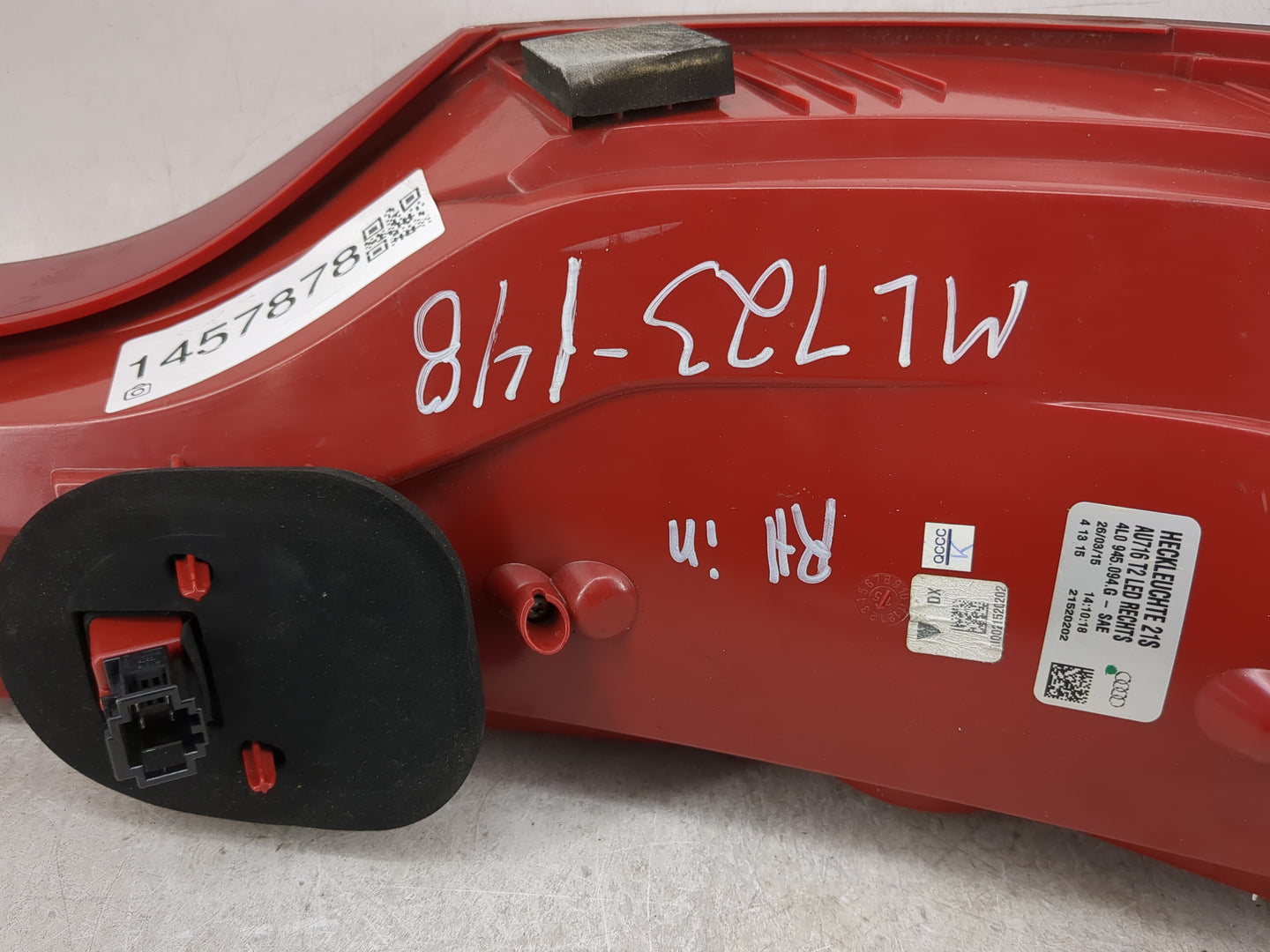 2010-2015 Audi Q7 Tail Light Assembly Passenger Right OEM P/N:4L0 945 094 G Fits Fits 2010 2011 2012 2013 2014 2015 OEM Used