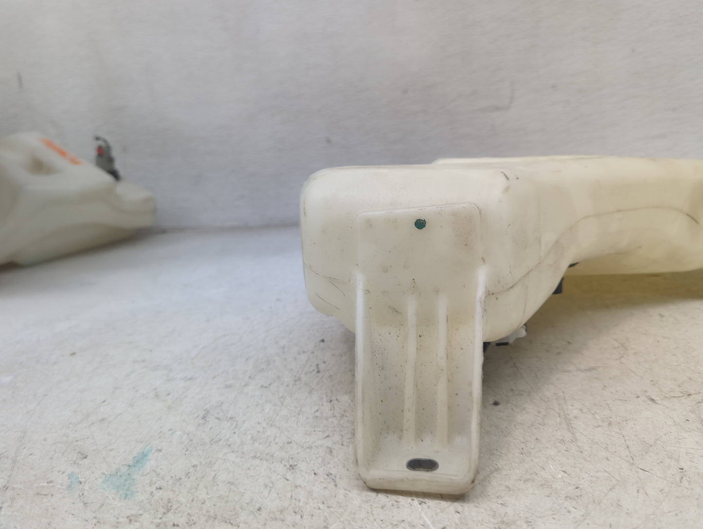 2010-2015 Audi Q7 Windshield Washer Fluid Reservoir Bottle Oem 1473577 - Oemusedautoparts1.com