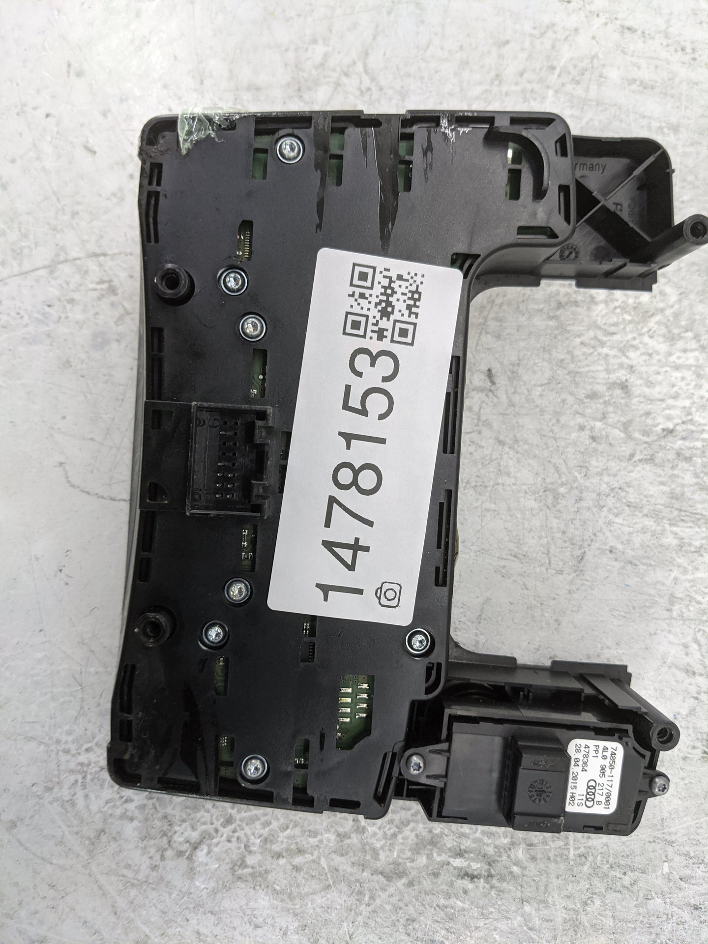 2012-2015 Audi Q7 Radio Control Panel - Oemusedautoparts1.com