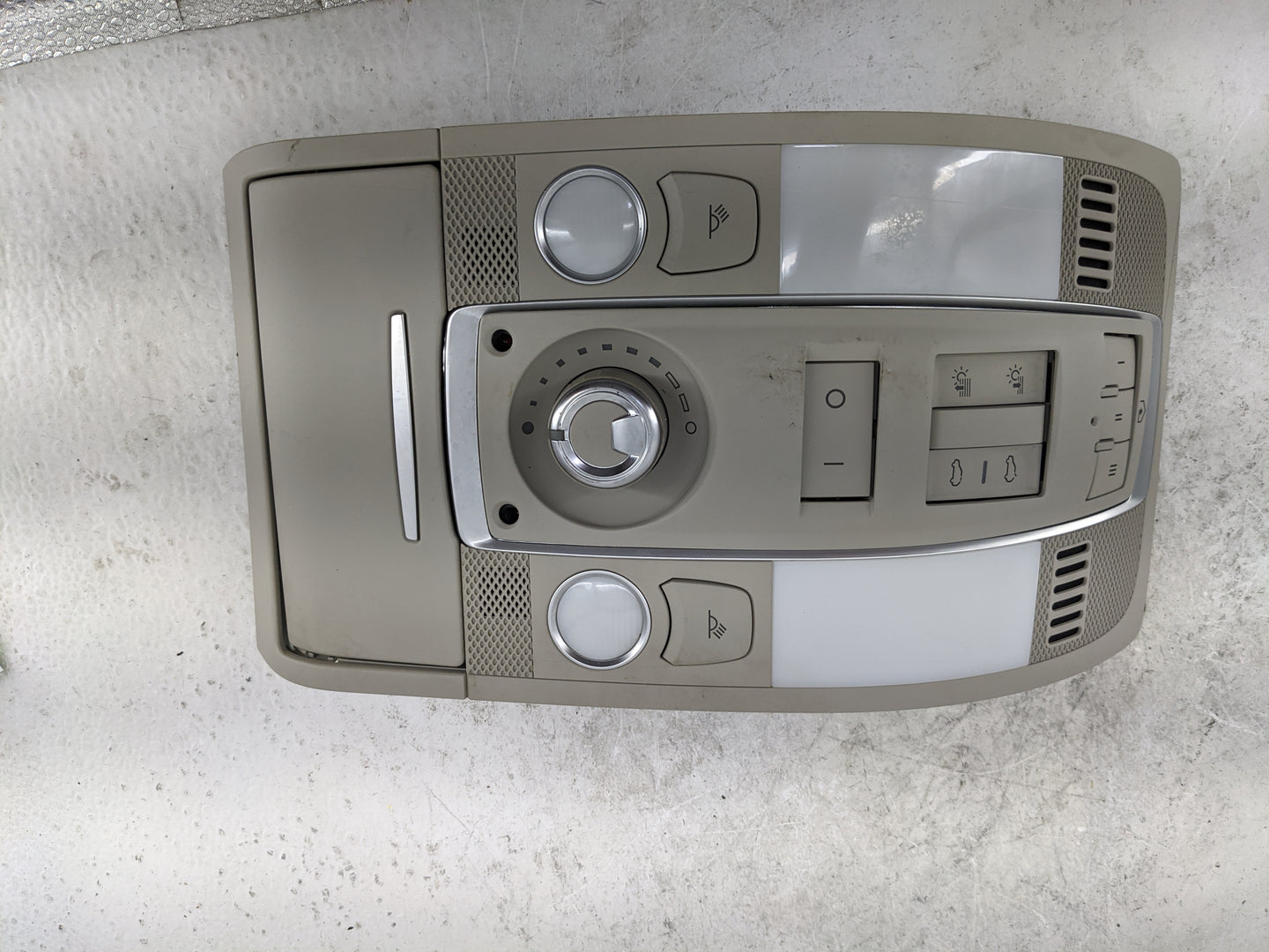 2007-2015 Audi Q7 Overhead Console W/rear Climate Control Beige - Oemusedautoparts1.com